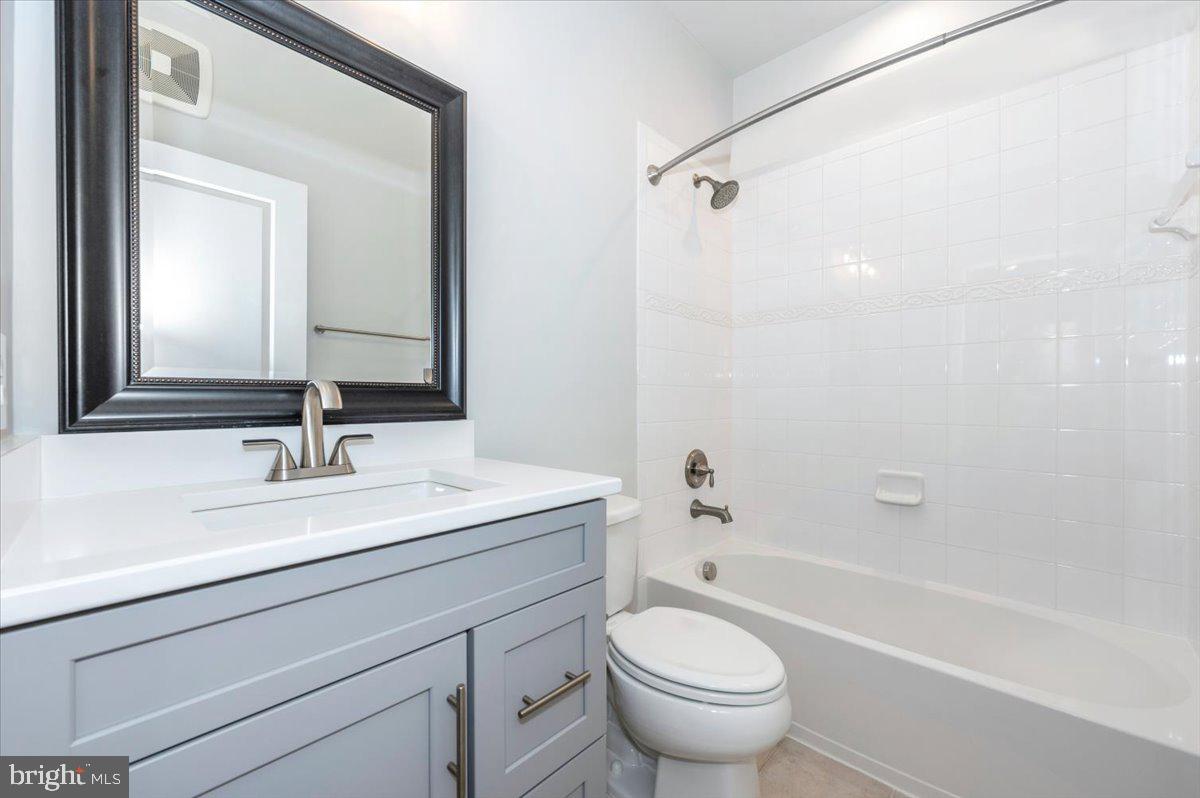 LINTON AT BALLENGER - Residential Lease