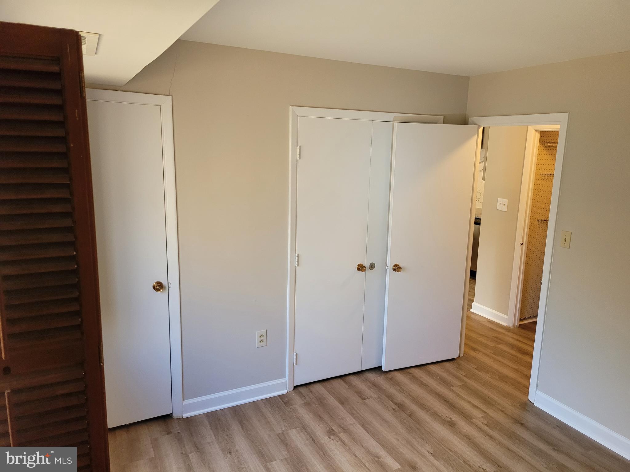 BETHESDA PARK - Residential