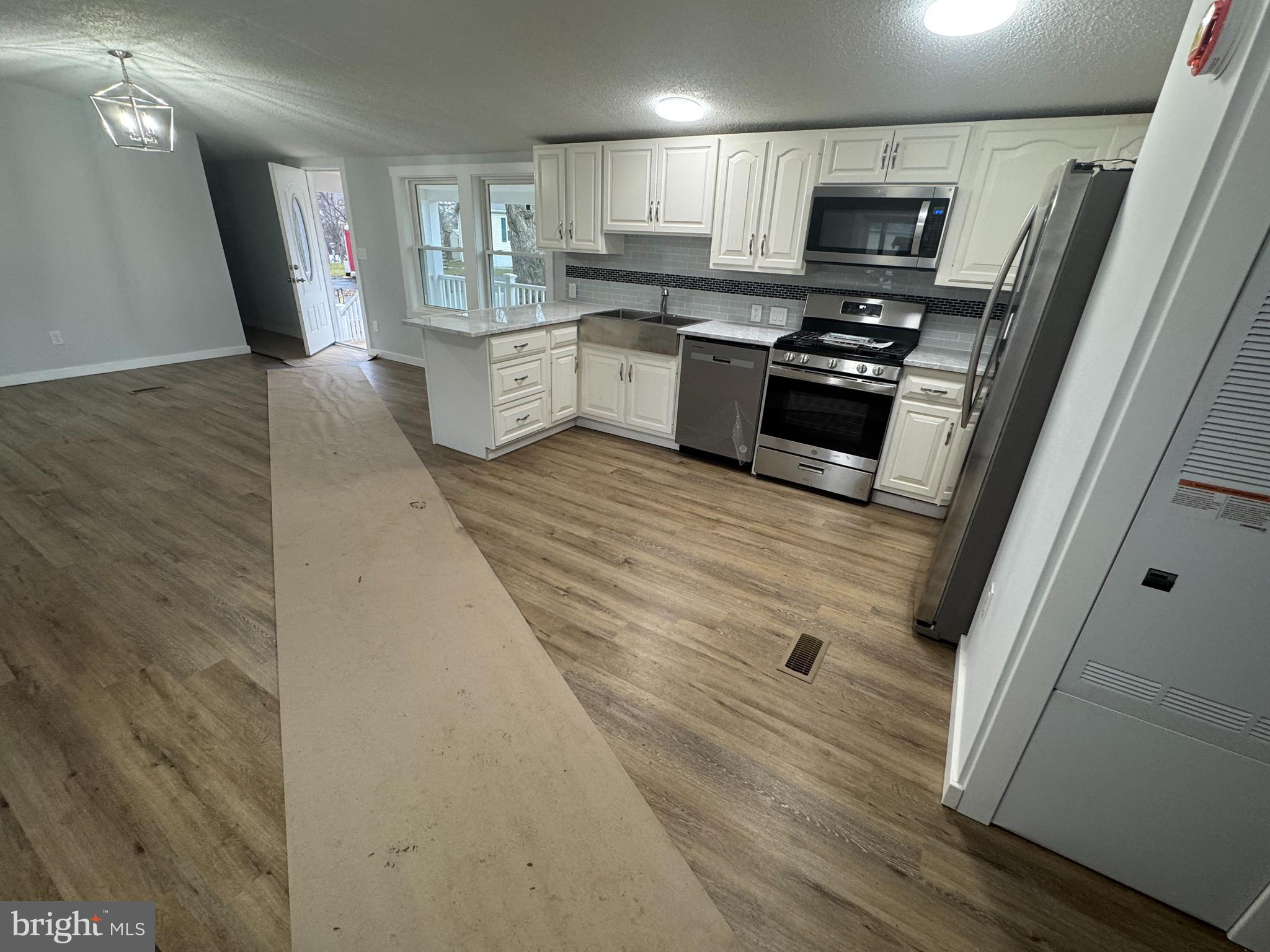 BROOKSIDE - Residential