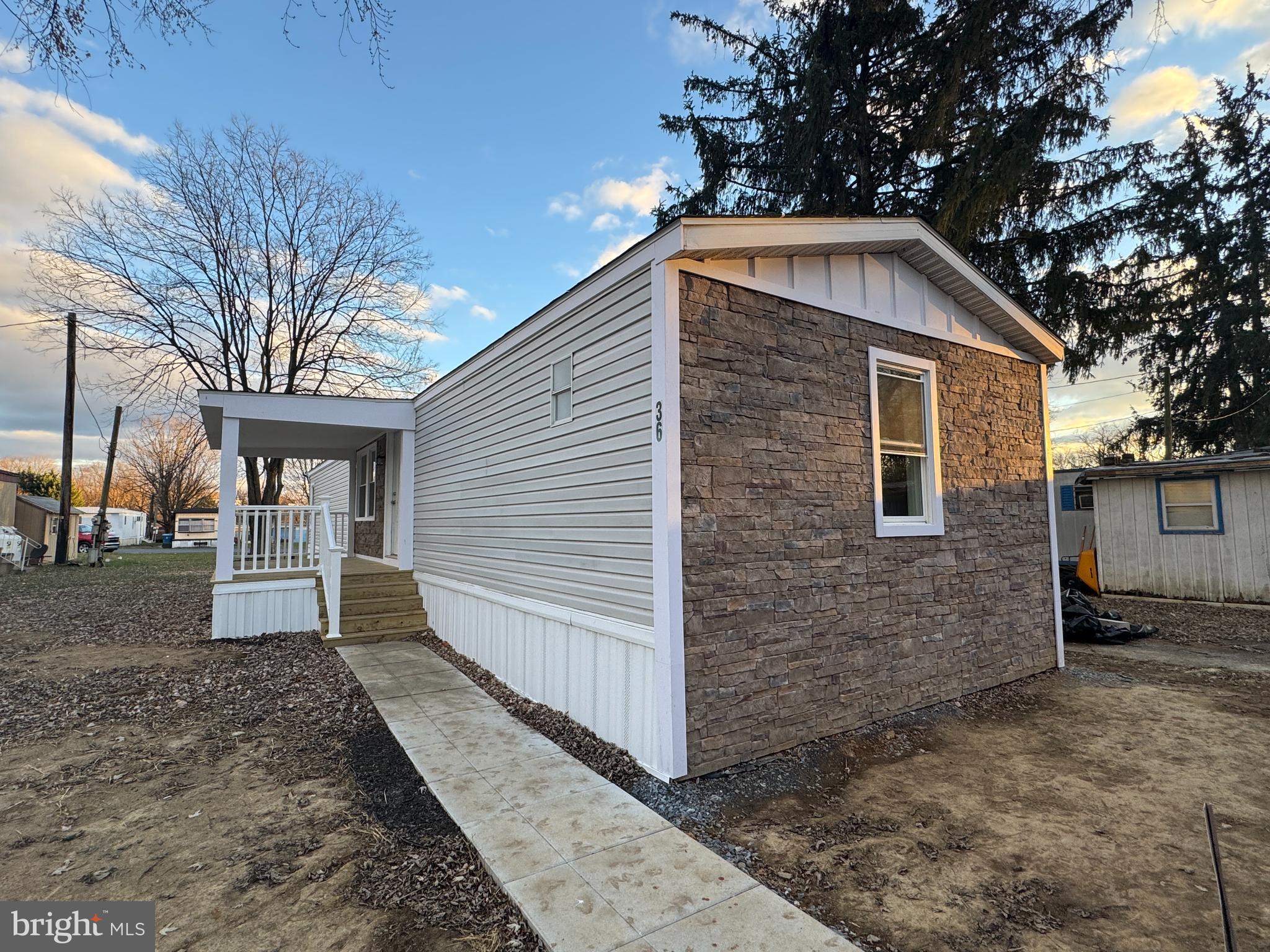 BROOKSIDE - Residential