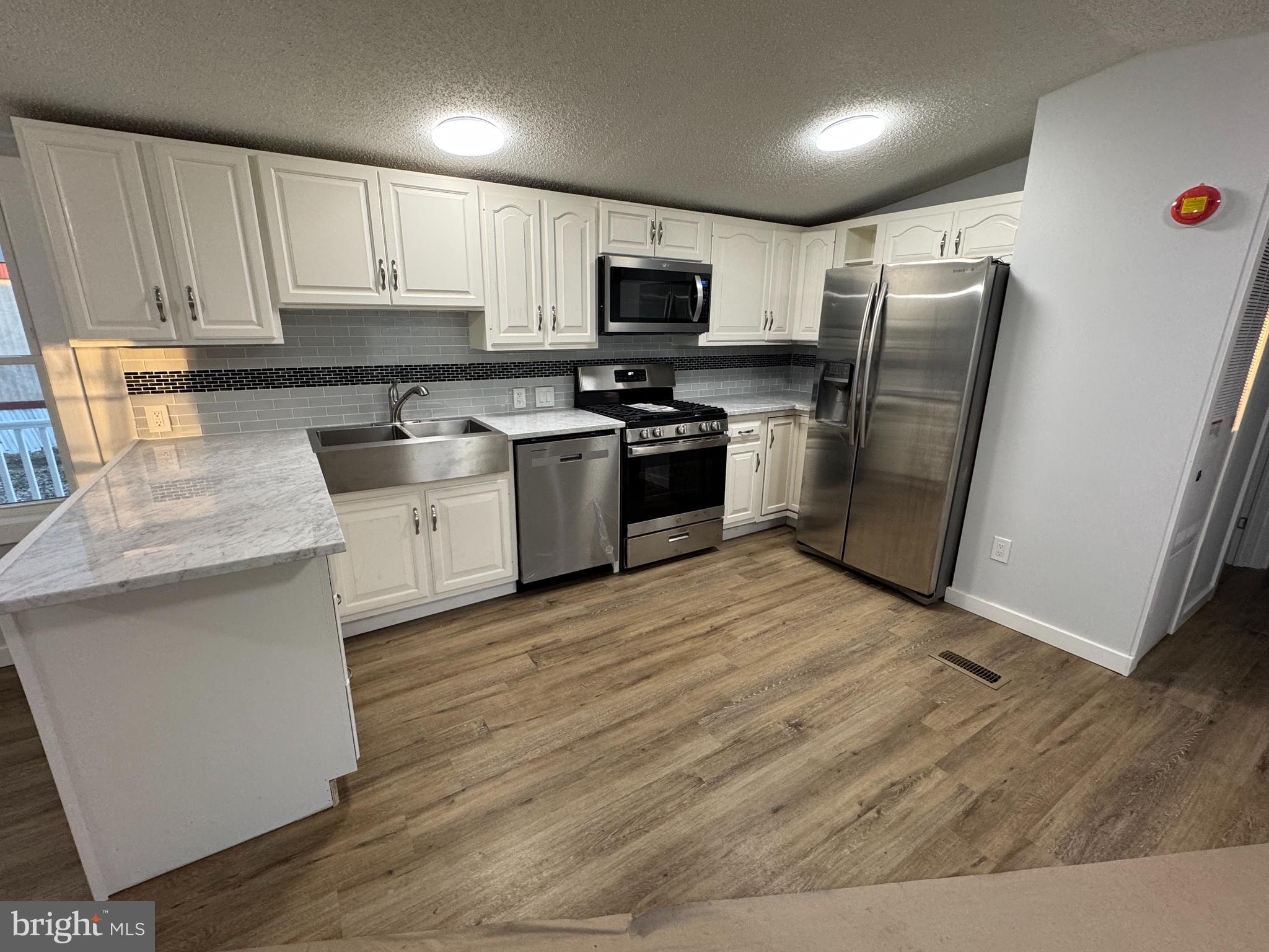 BROOKSIDE - Residential