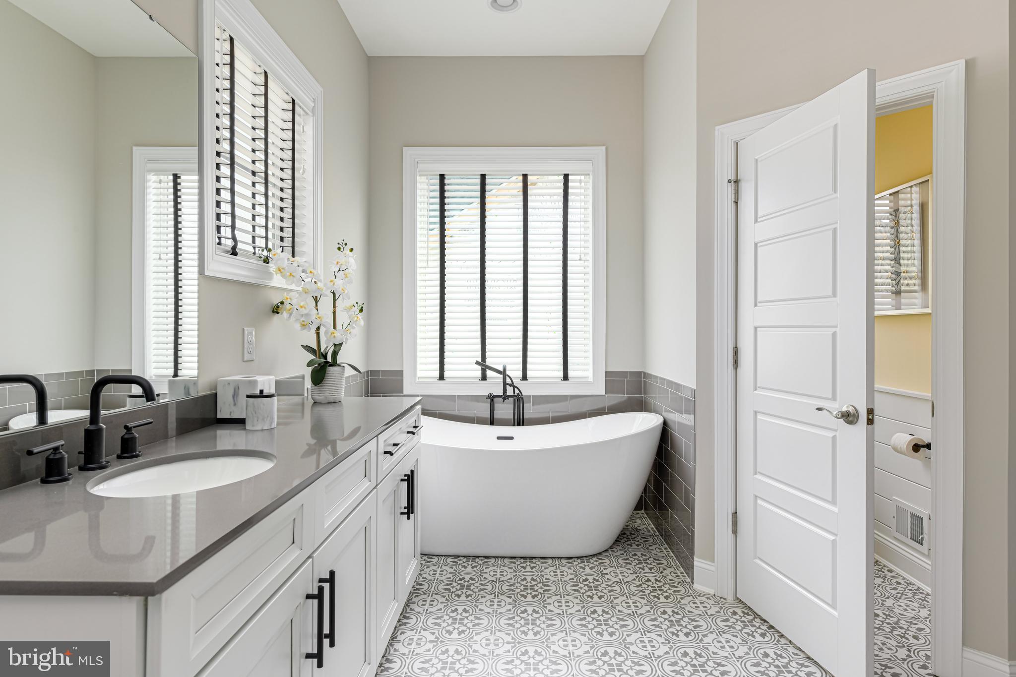 CHANNEL POINTE - Residential