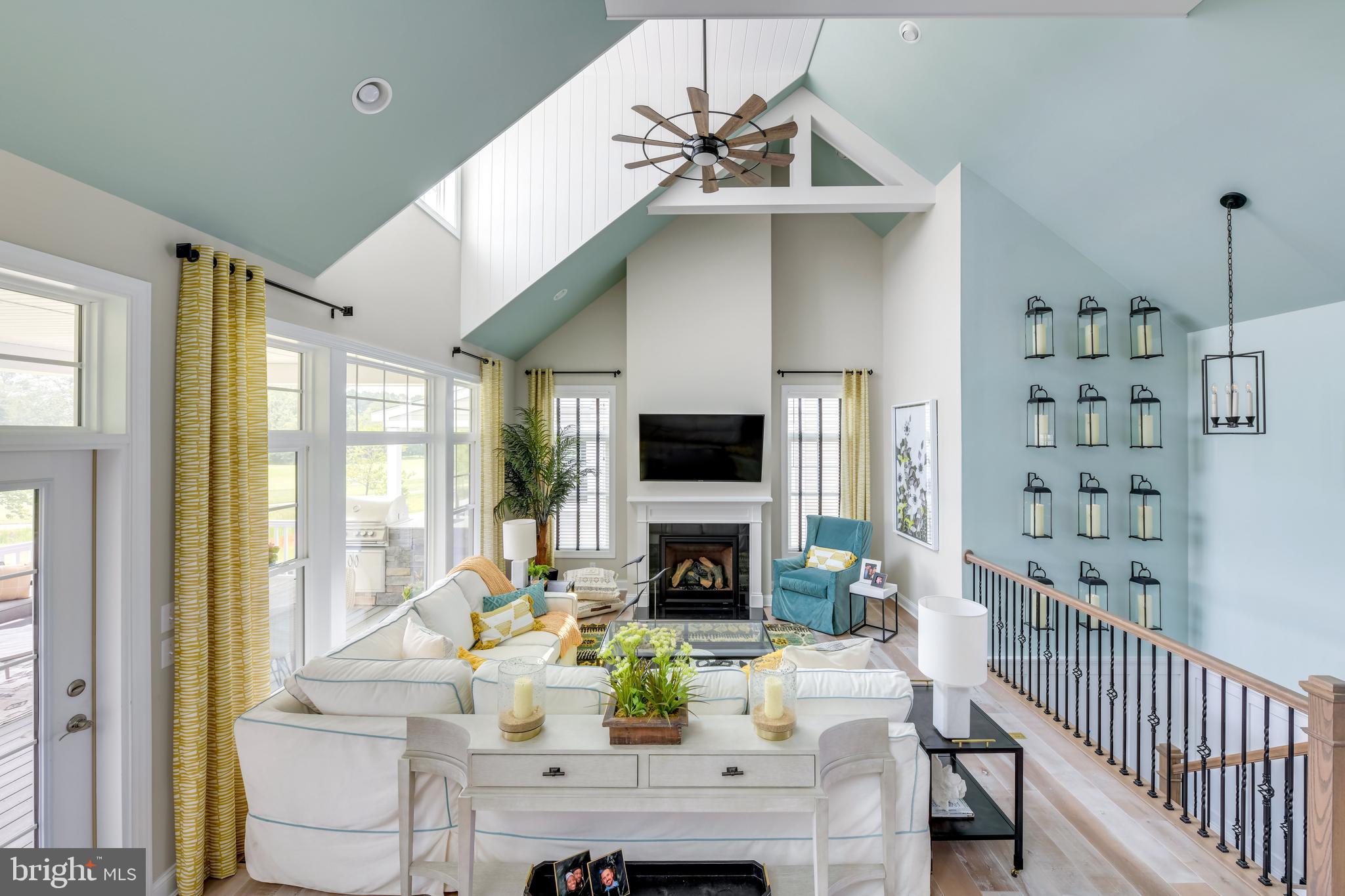 CHANNEL POINTE - Residential