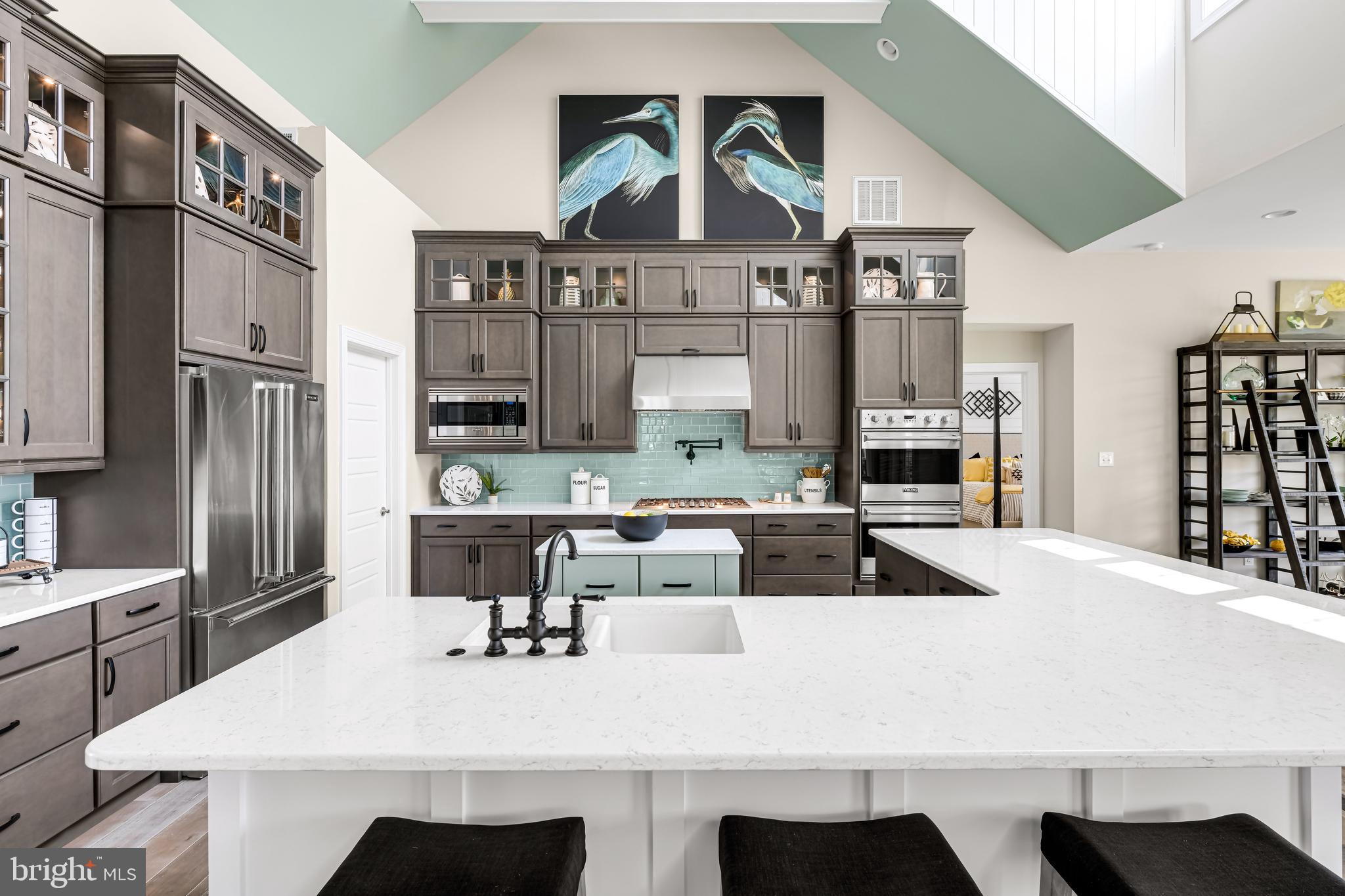 CHANNEL POINTE - Residential