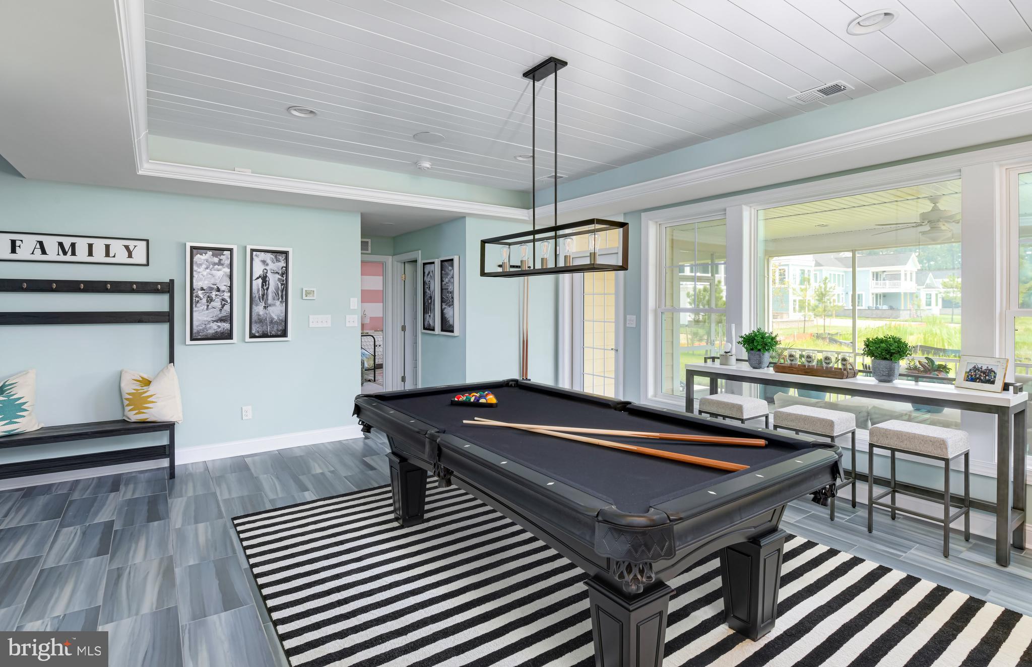 CHANNEL POINTE - Residential