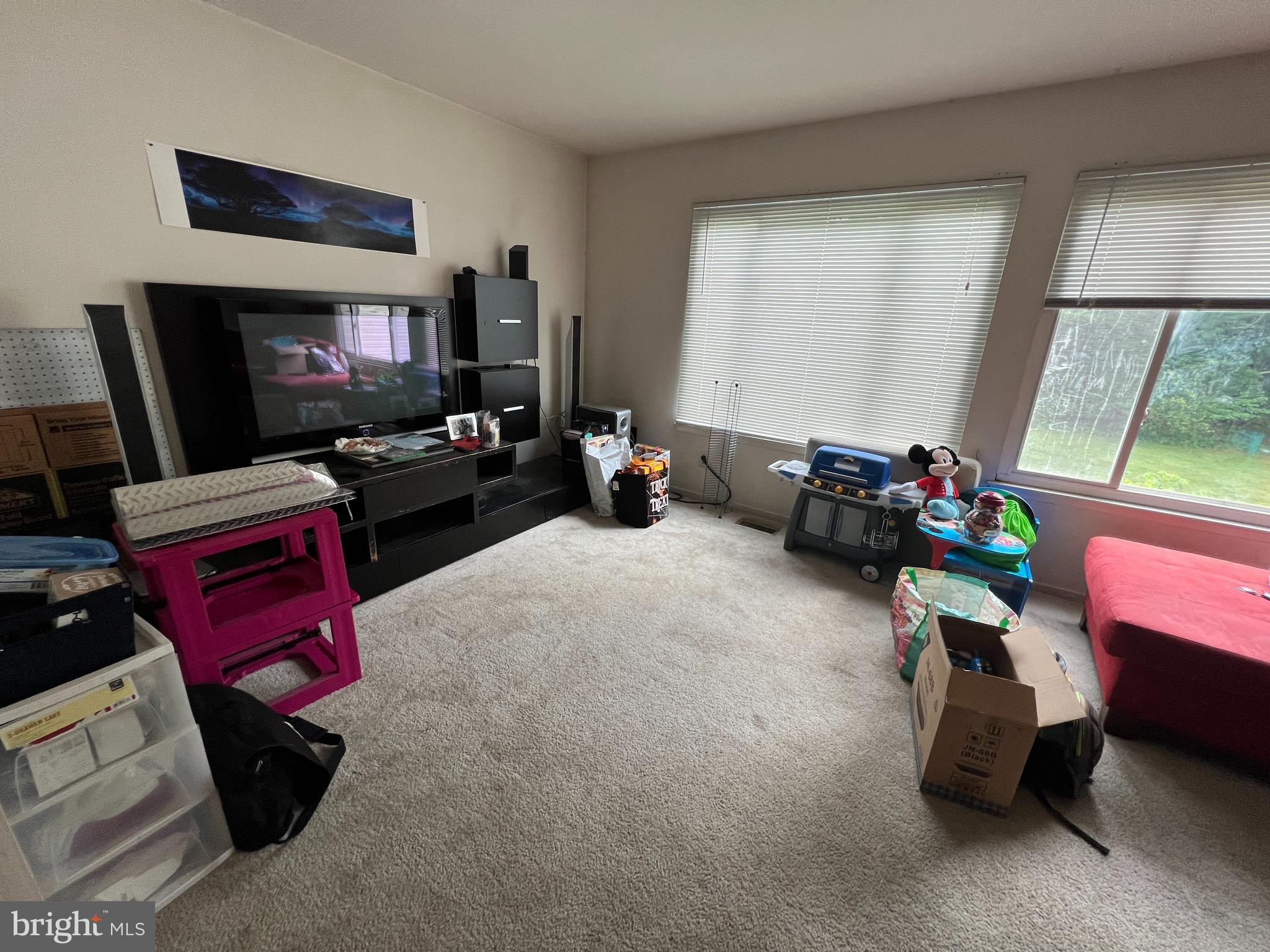 CROMWELL STATION - Residential