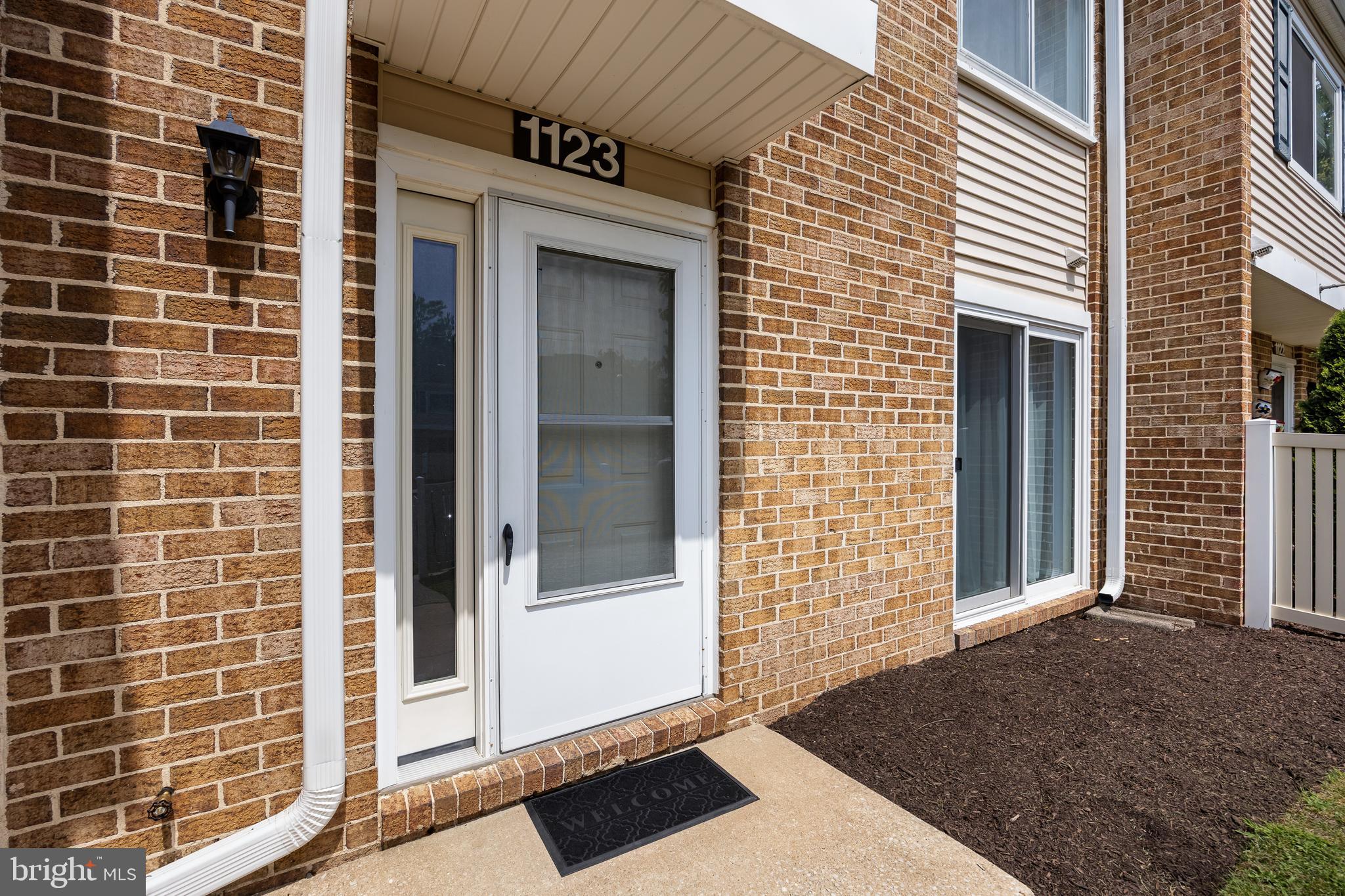 1123 THACKARY COURT