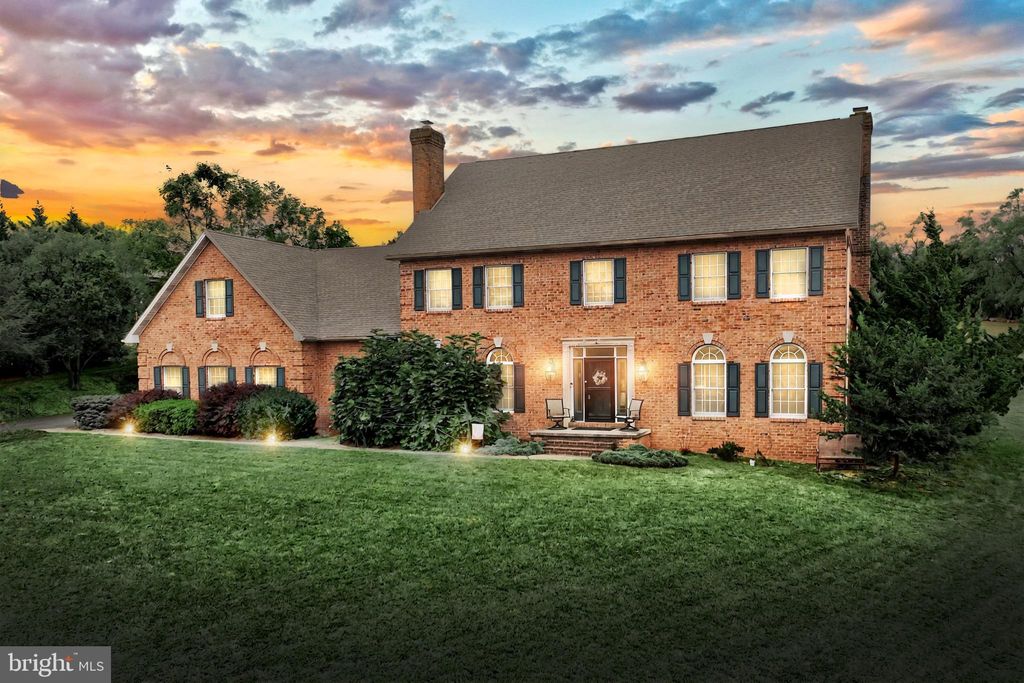 Photo of 1425 Brittany Drive, YORK, PA 17404 (MLS # PAYK2090396)