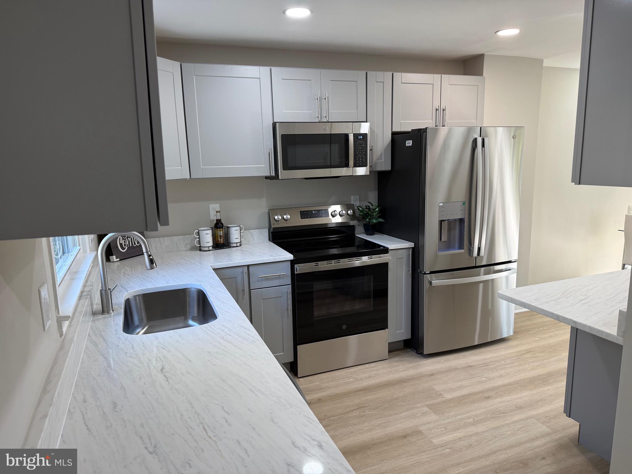 6302 PADDINGTON LANE