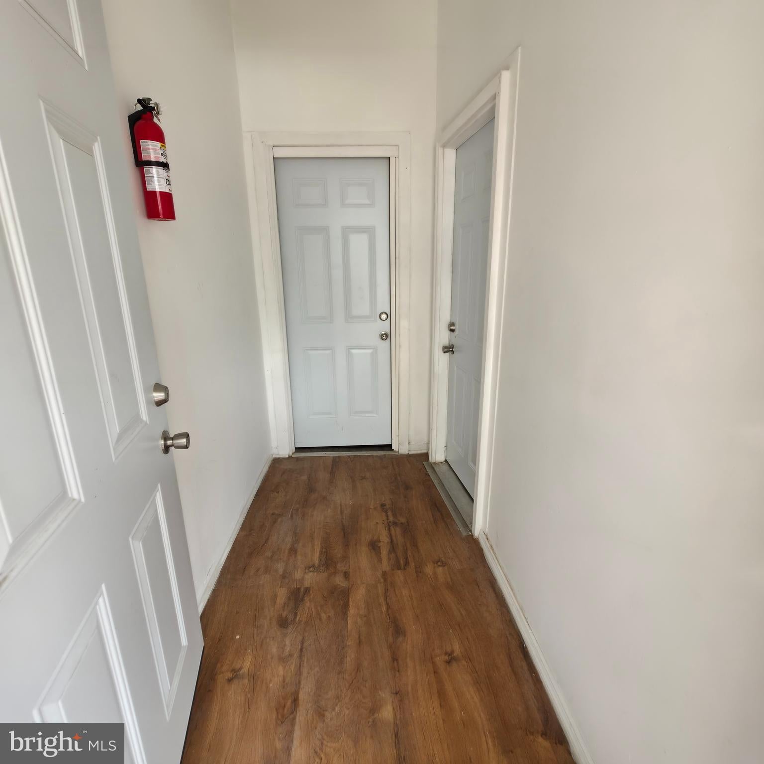 1617 WAKELING STREET 2