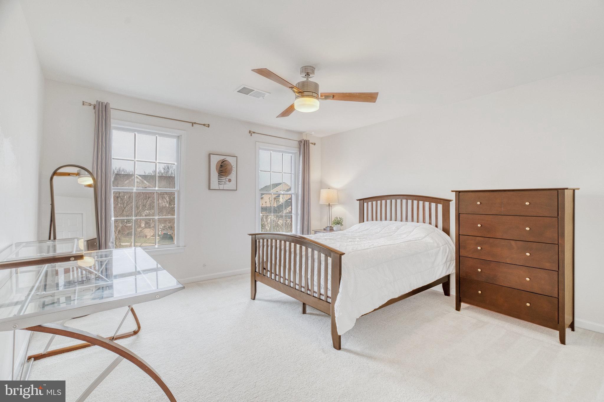 SOUTH RIDING - Residential