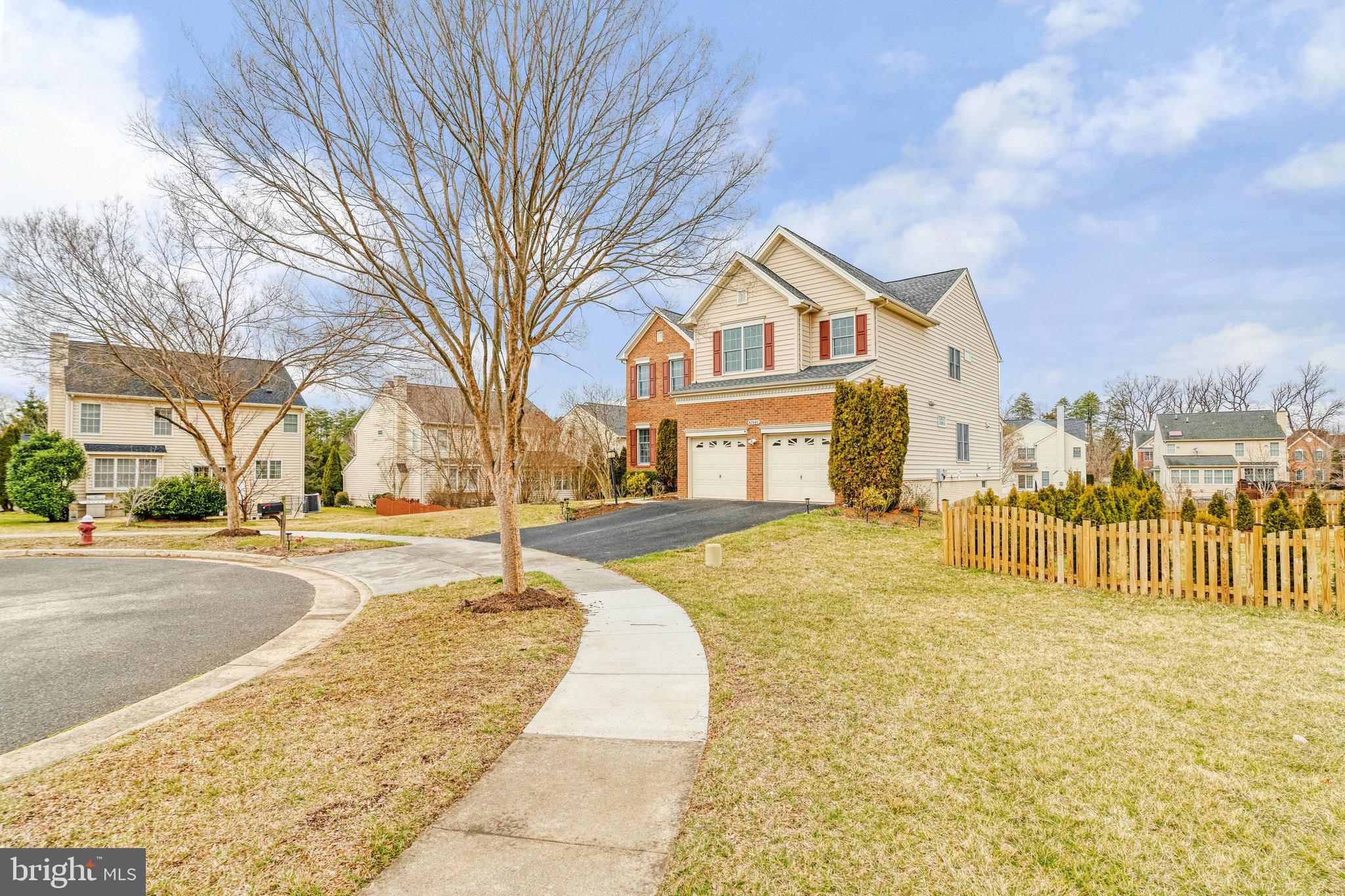 SOUTH RIDING - Residential