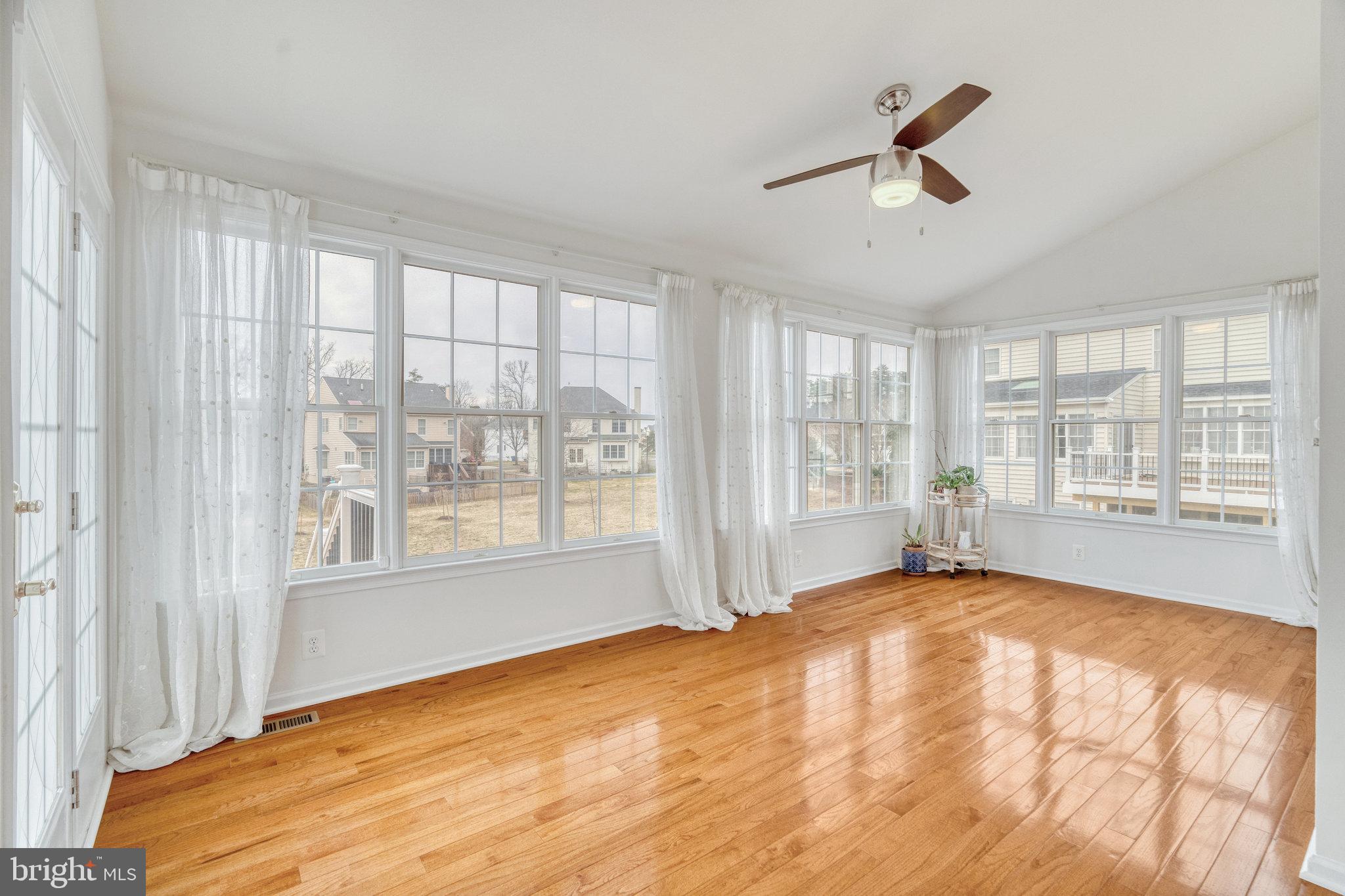 SOUTH RIDING - Residential