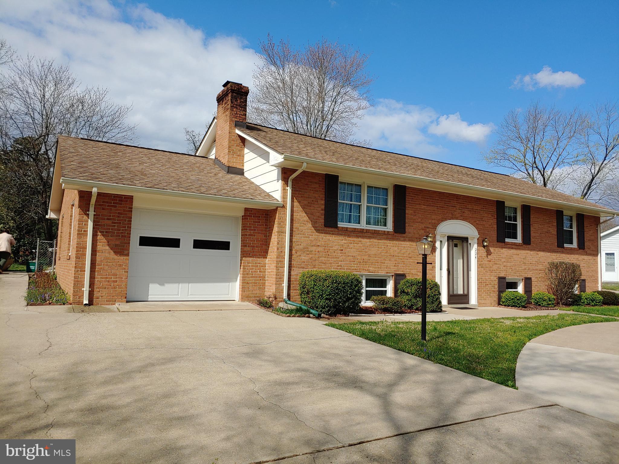 NORTH FERRY FARMS - Residential