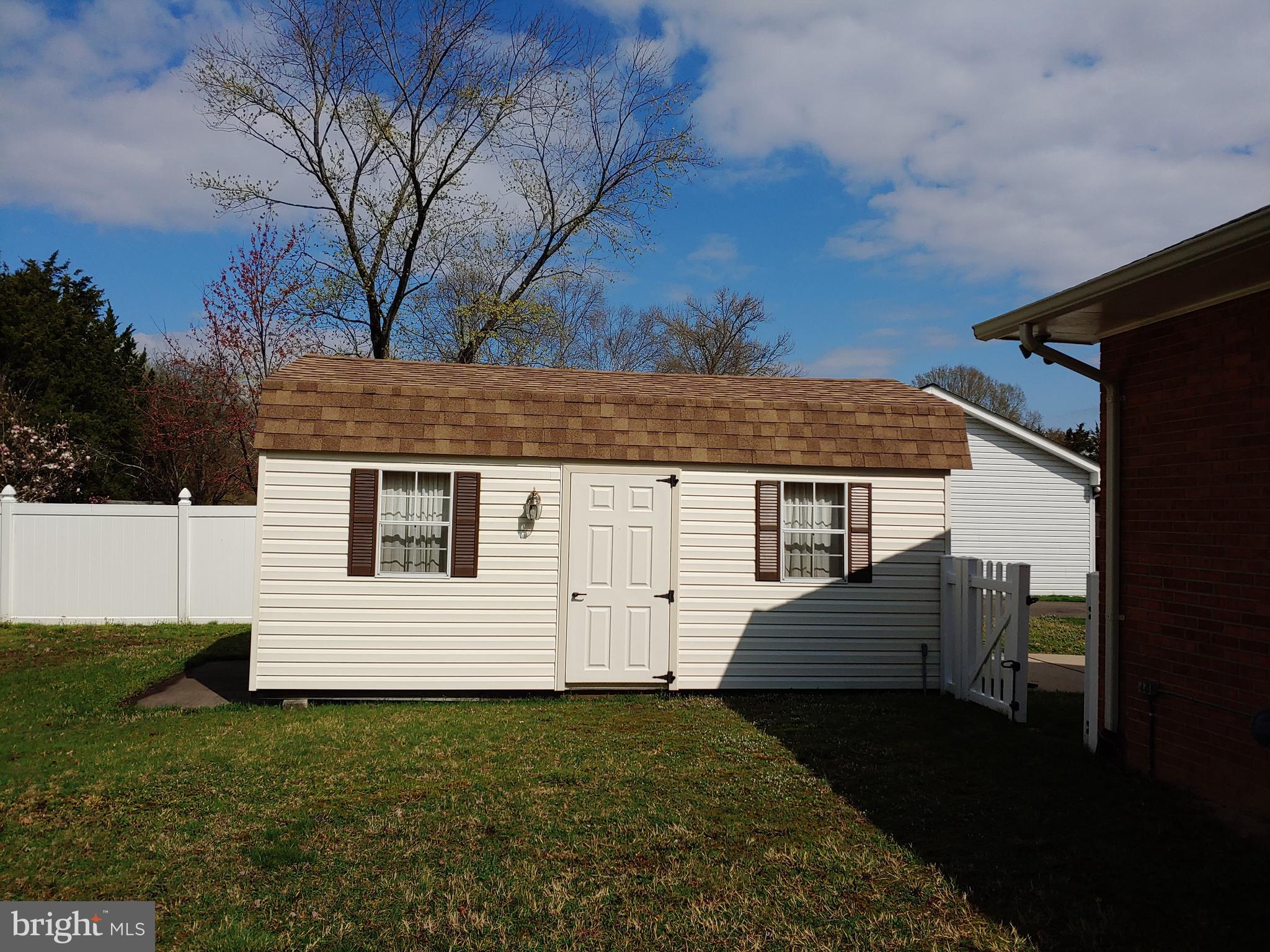 NORTH FERRY FARMS - Residential