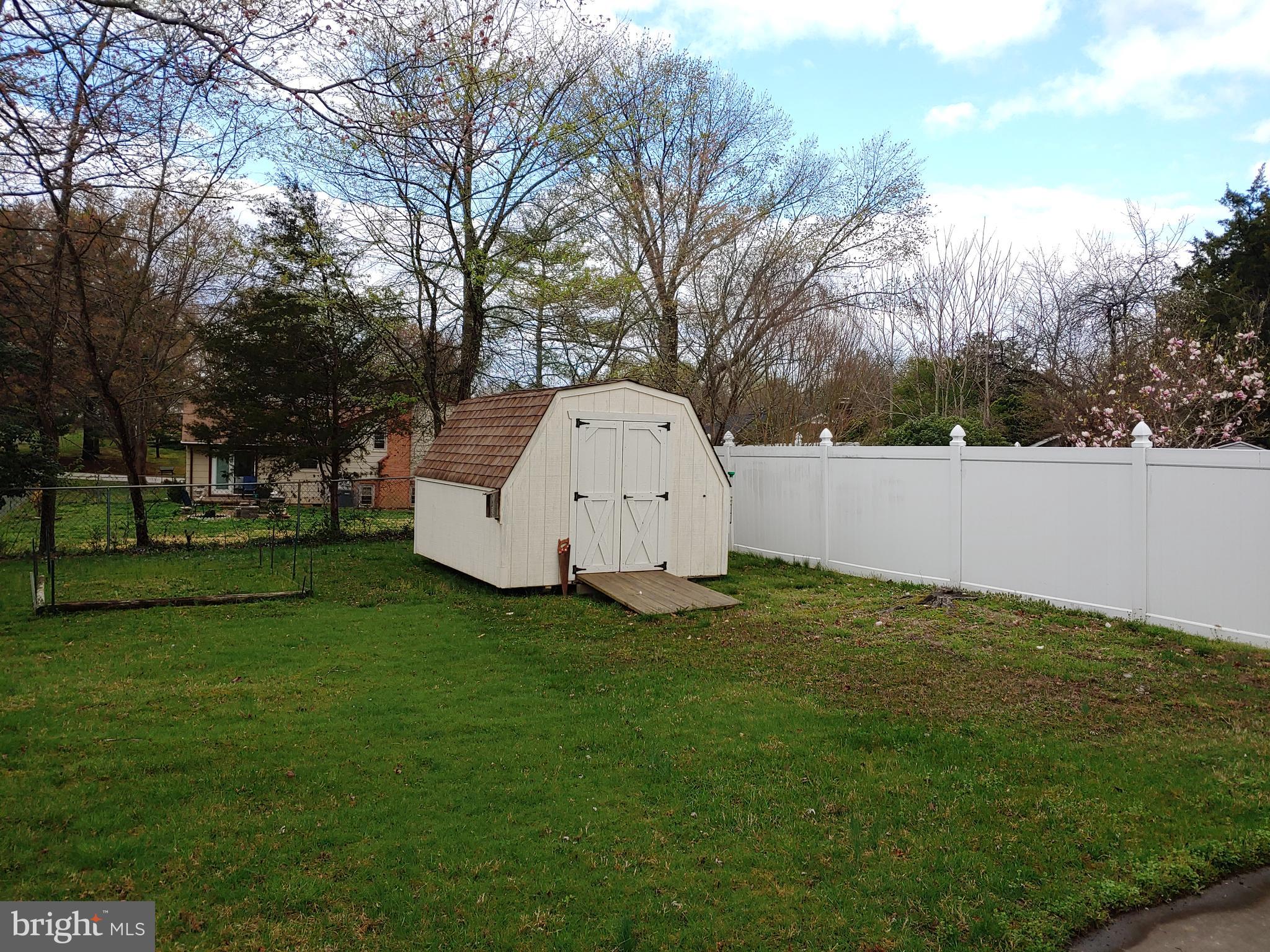 NORTH FERRY FARMS - Residential