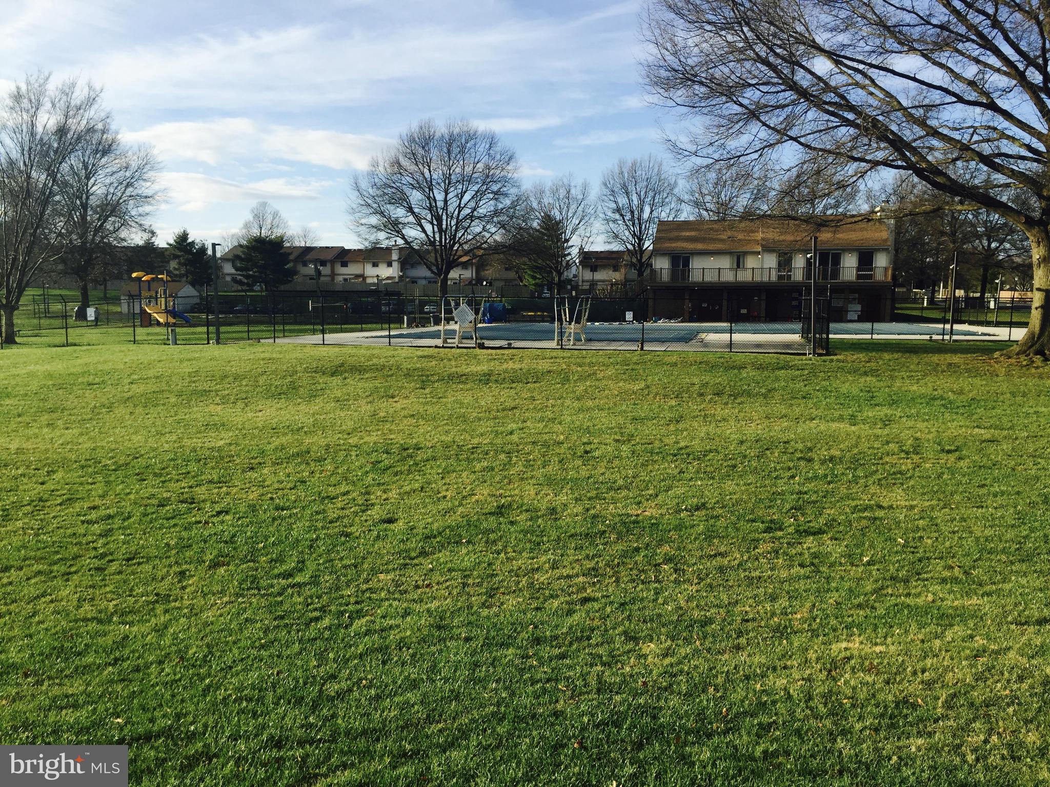 FOUR SEASONS REGIME - Residential