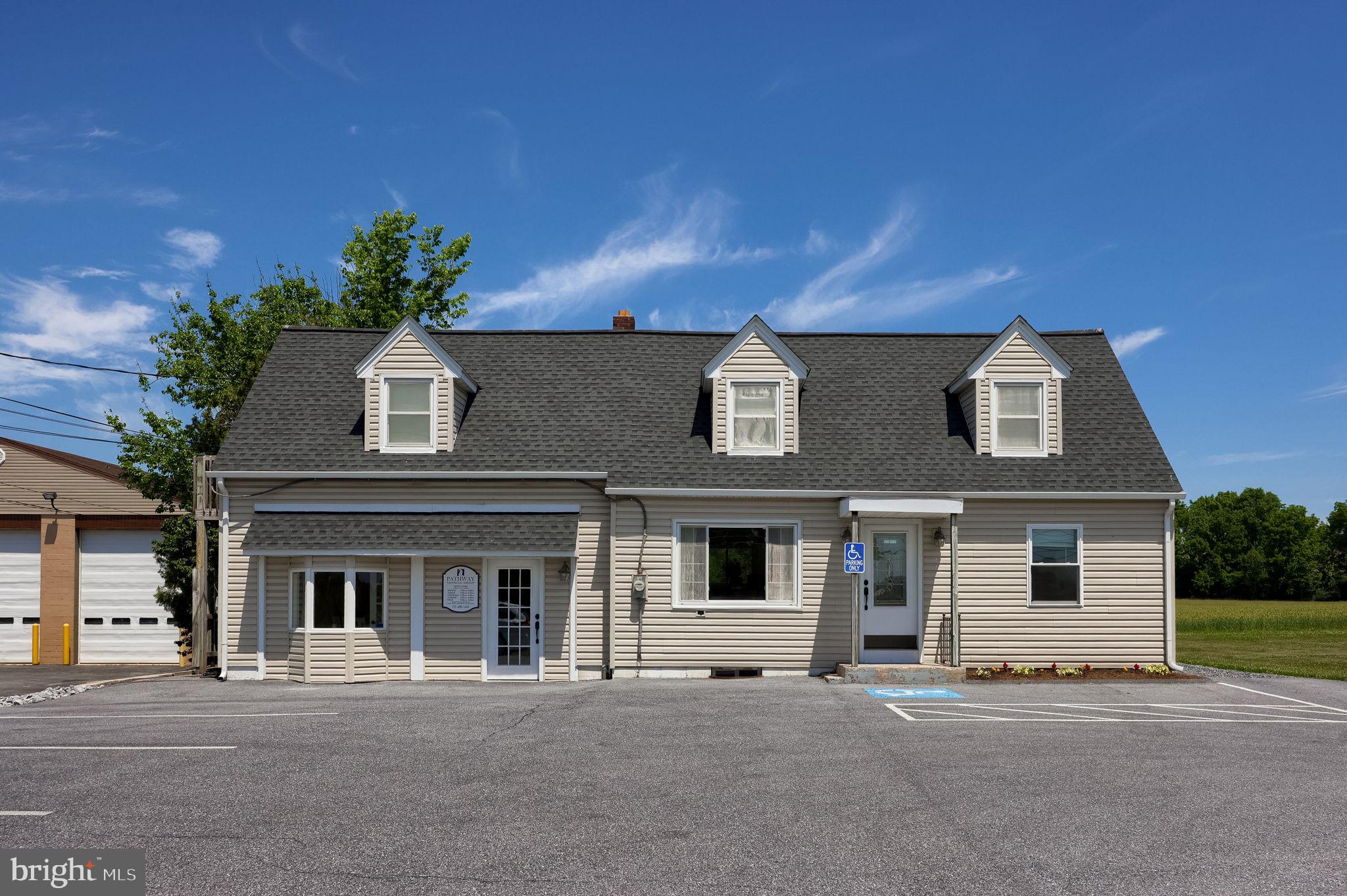 860 N READING ROAD