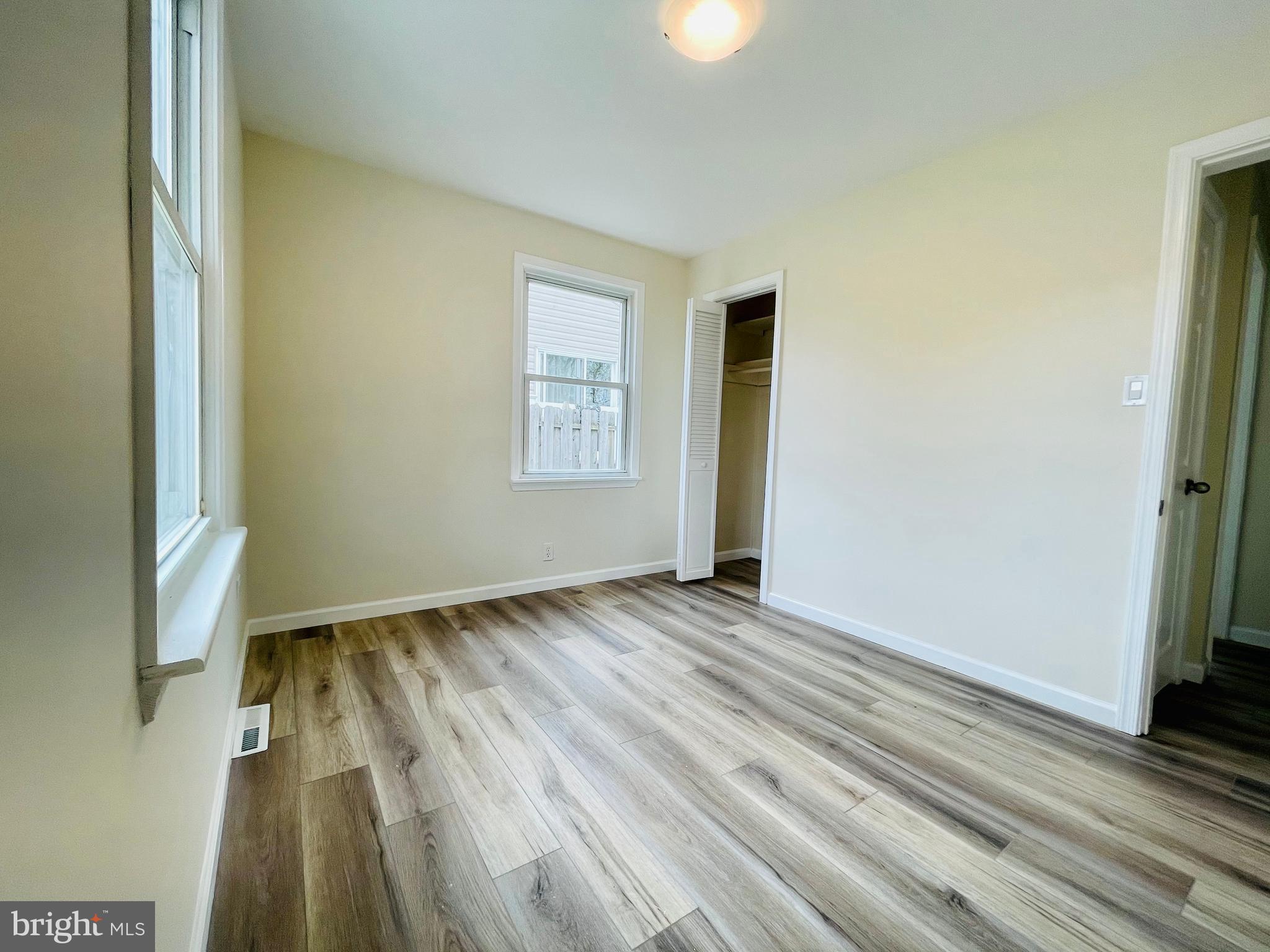 EDGEWATER - Residential