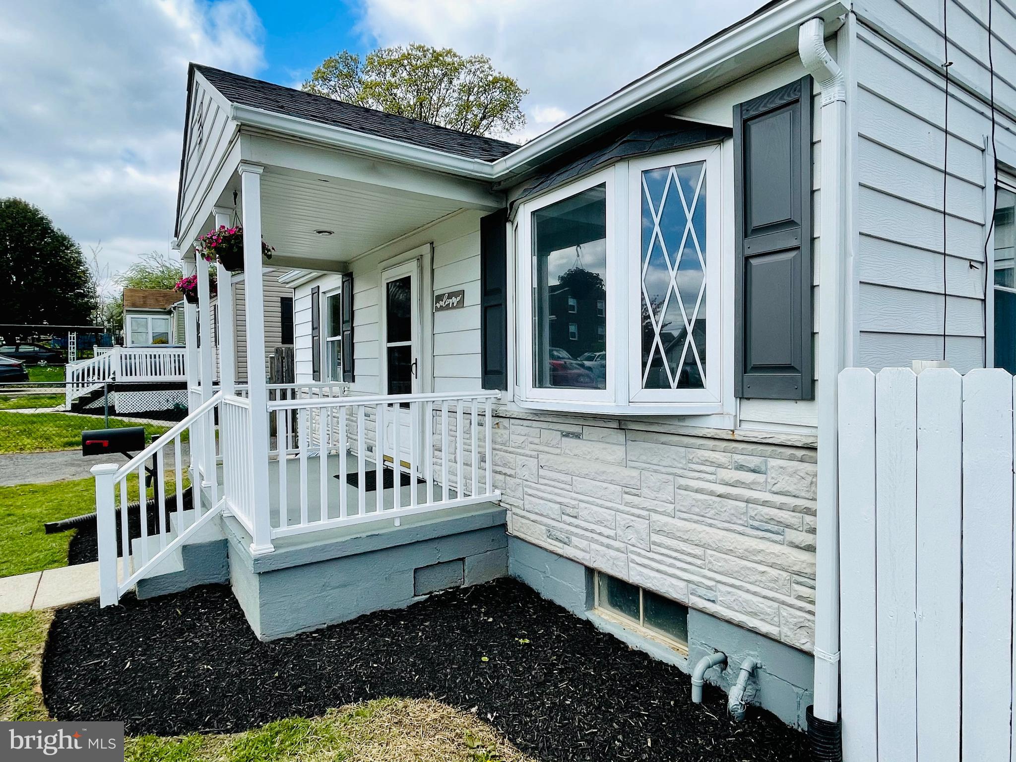 EDGEWATER - Residential