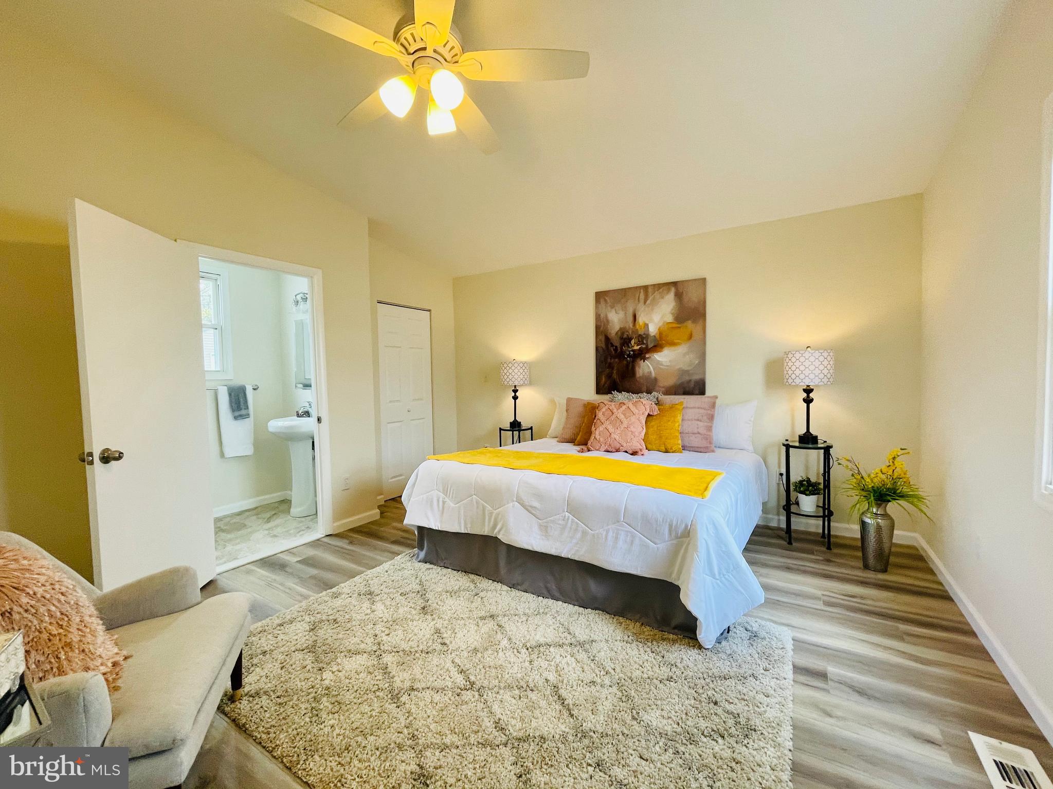 EDGEWATER - Residential