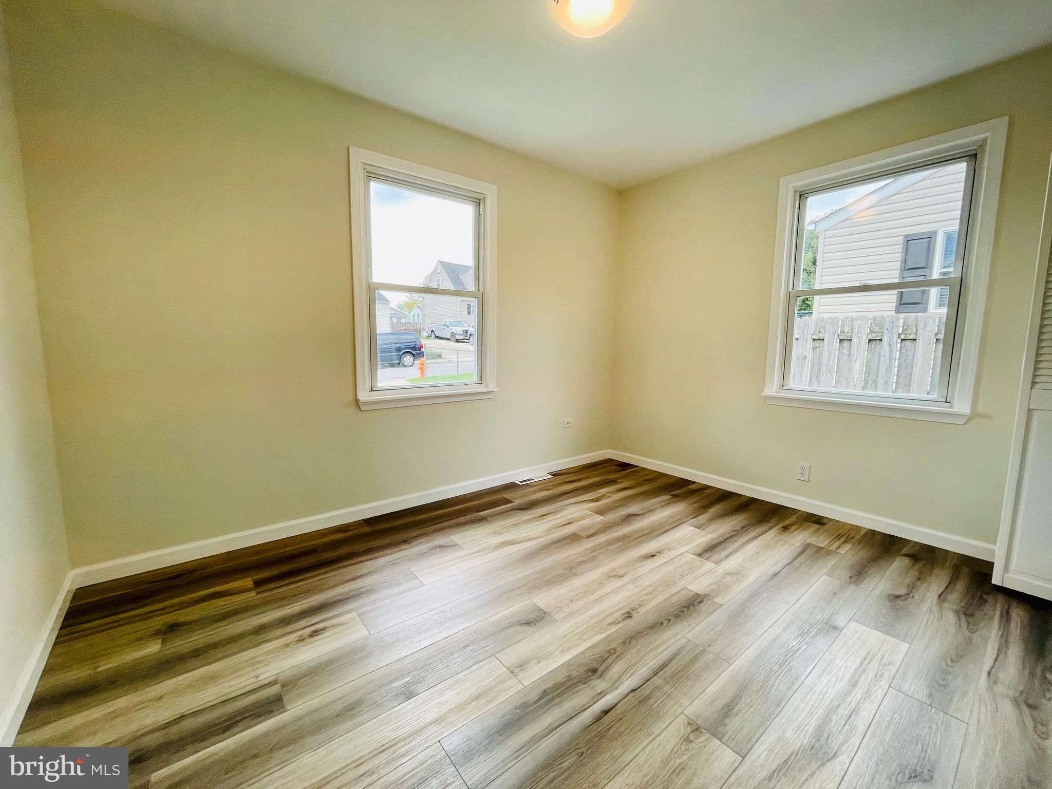 EDGEWATER - Residential