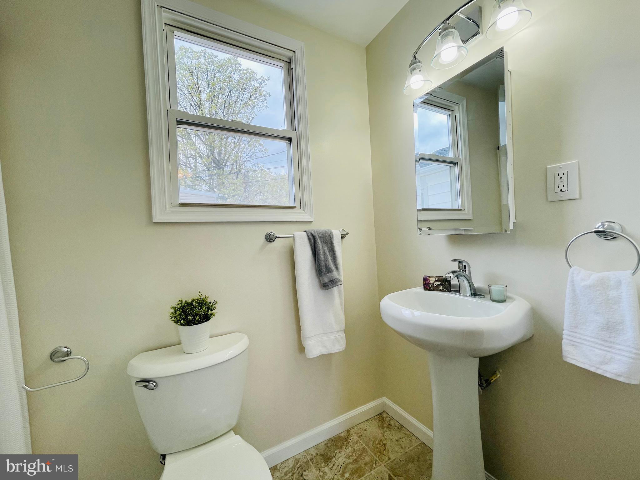 EDGEWATER - Residential