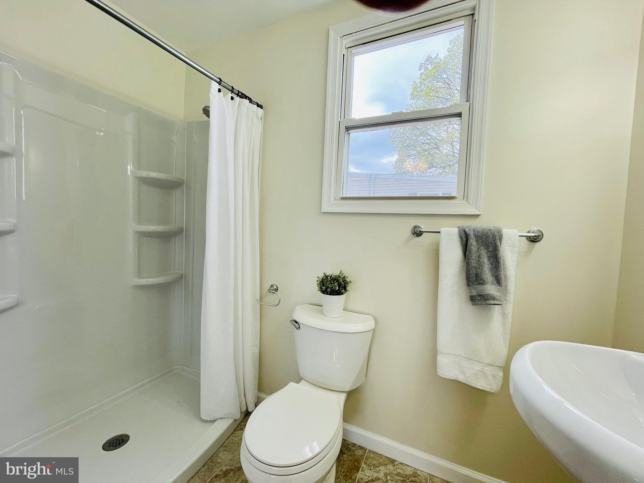 EDGEWATER - Residential