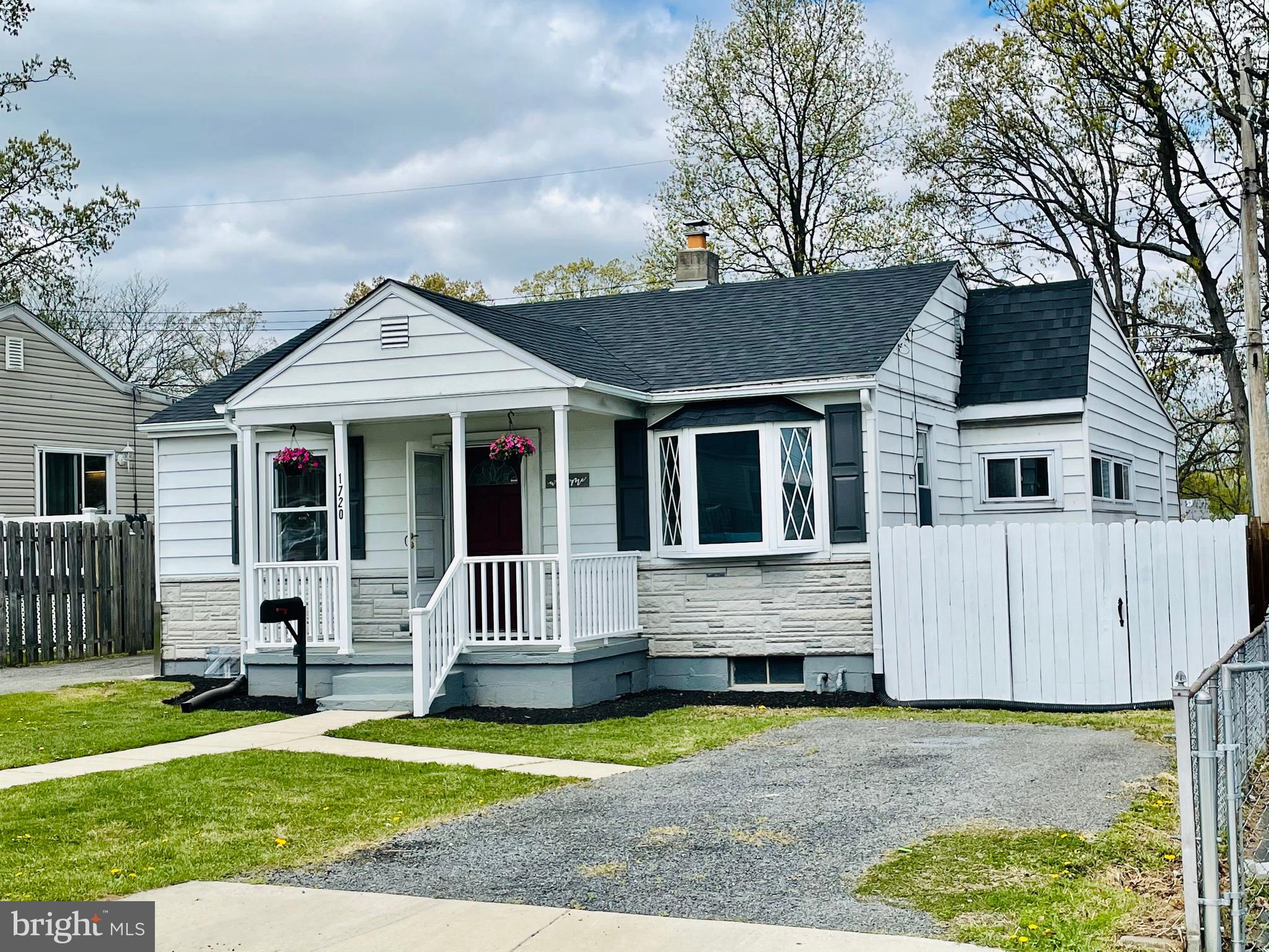 EDGEWATER - Residential