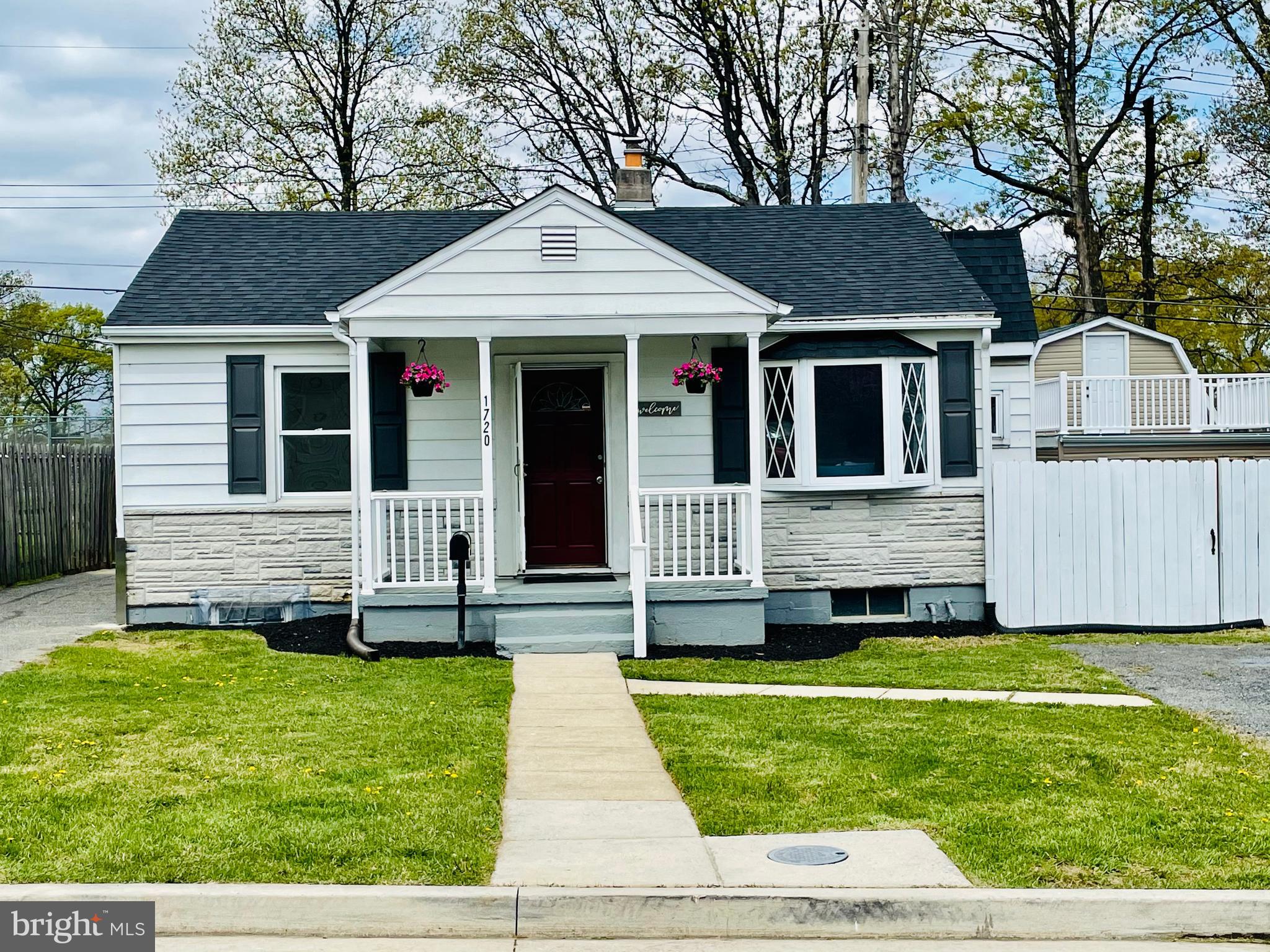 EDGEWATER - Residential