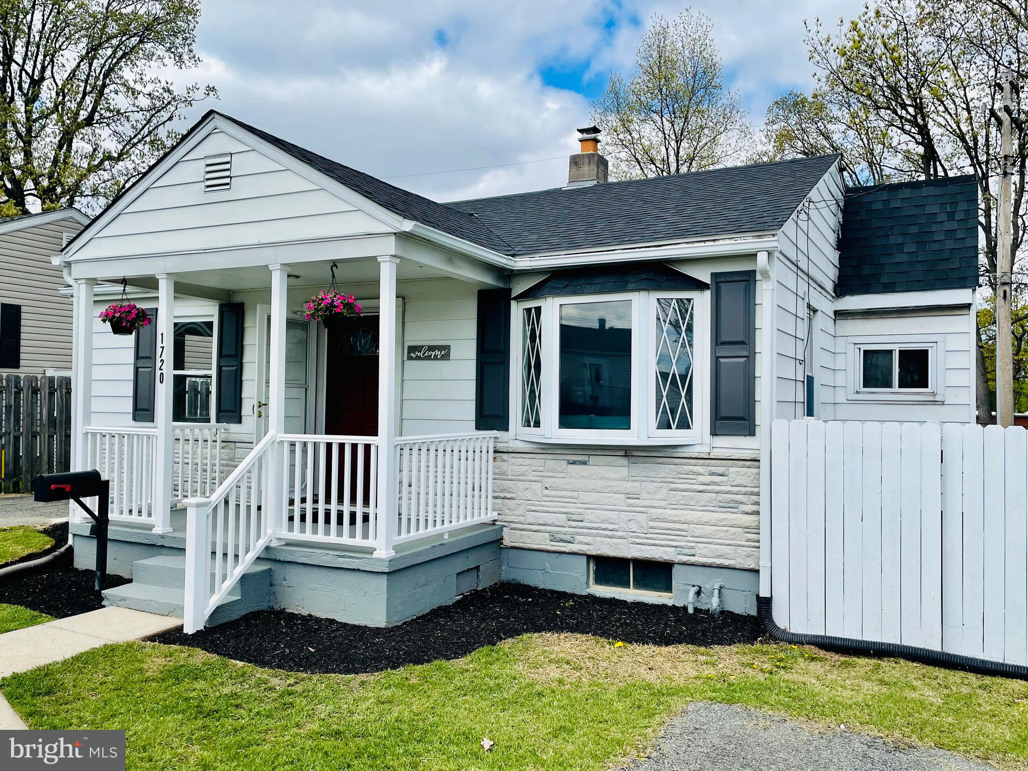 EDGEWATER - Residential