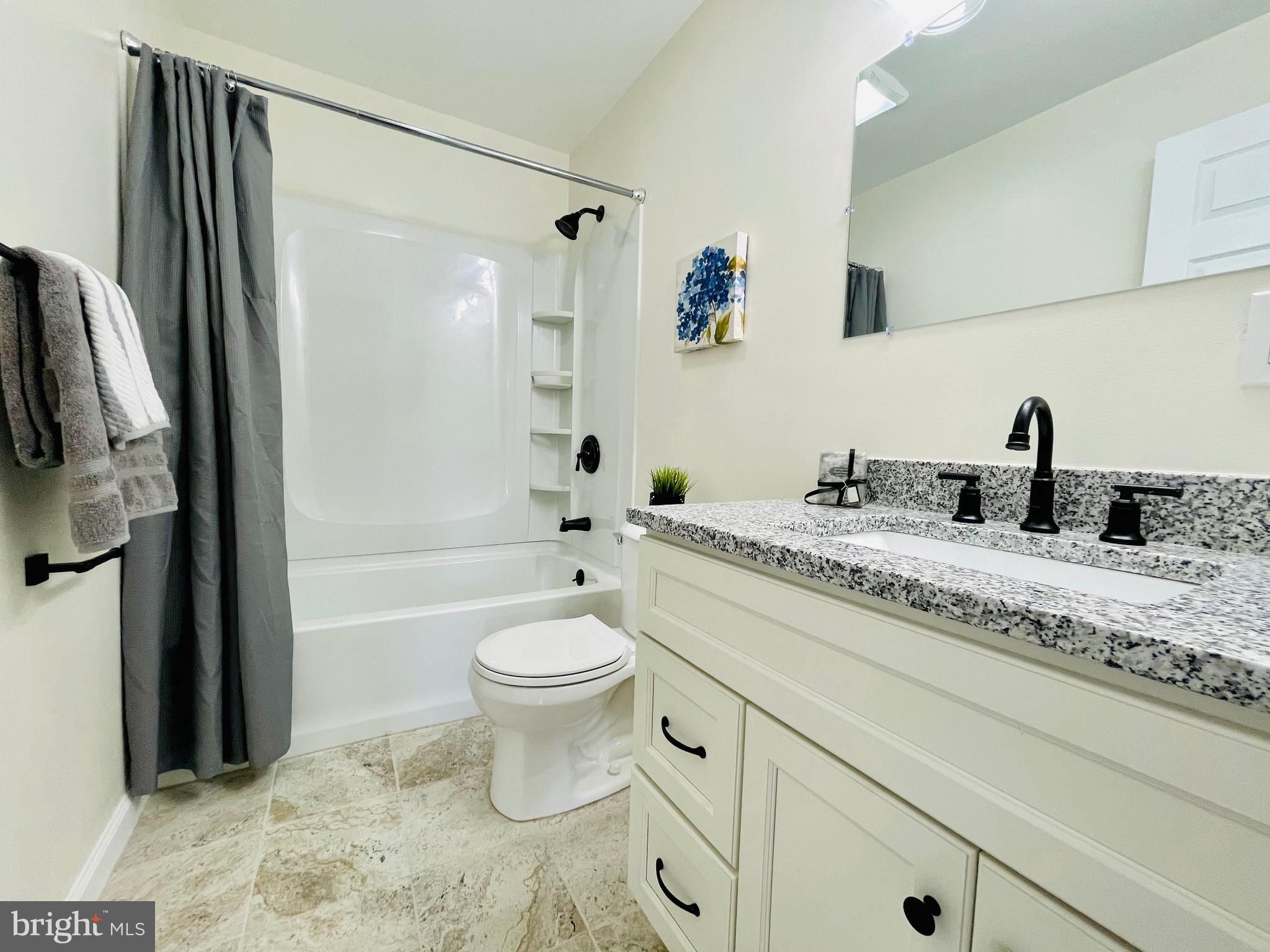 EDGEWATER - Residential