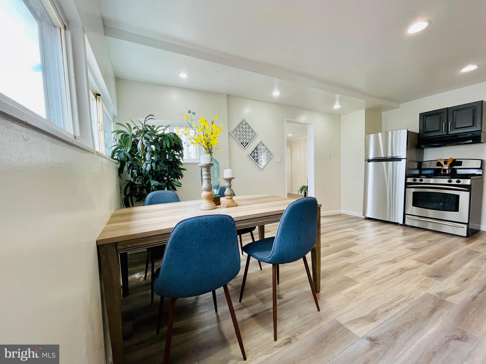 EDGEWATER - Residential