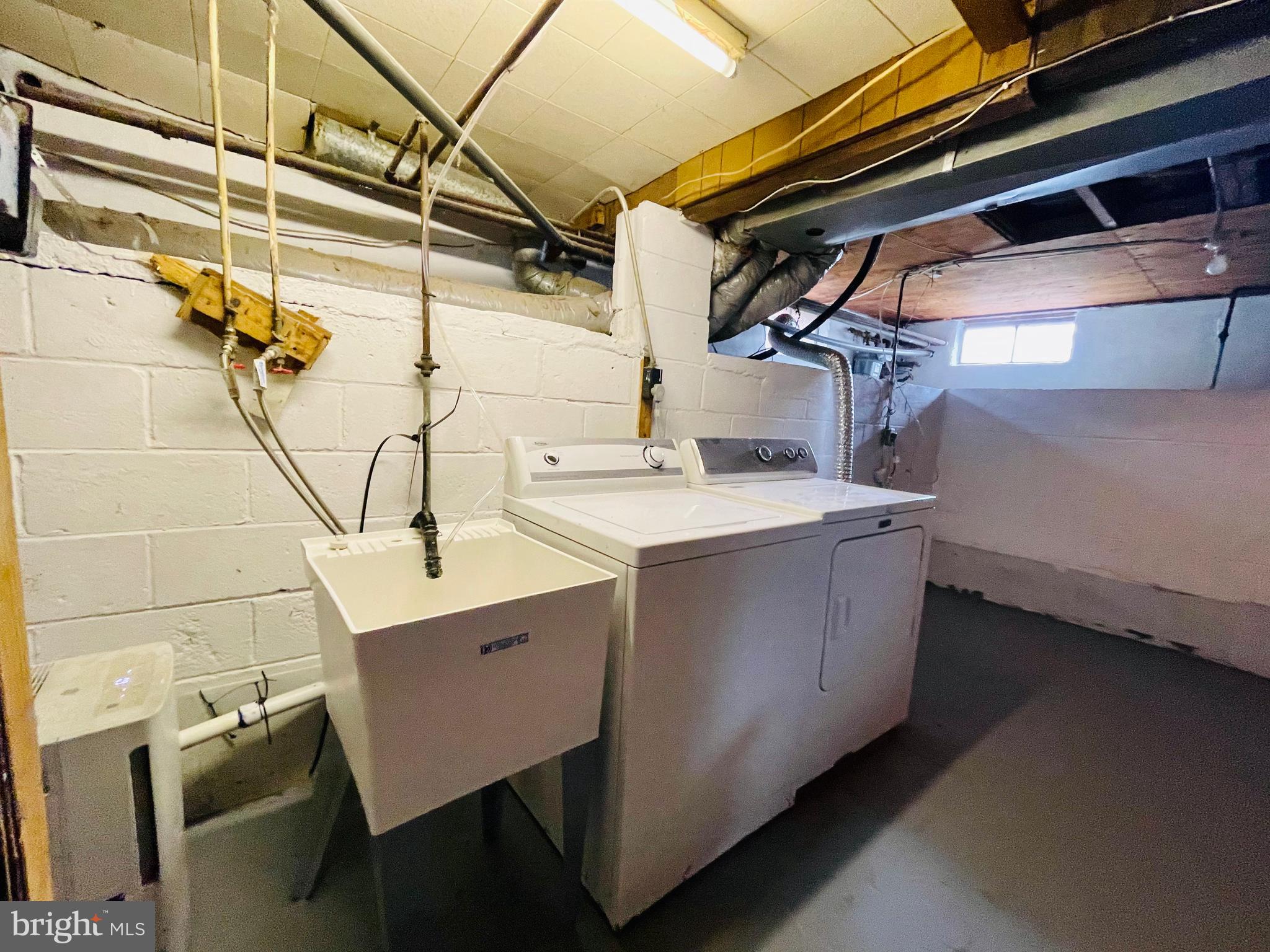 EDGEWATER - Residential