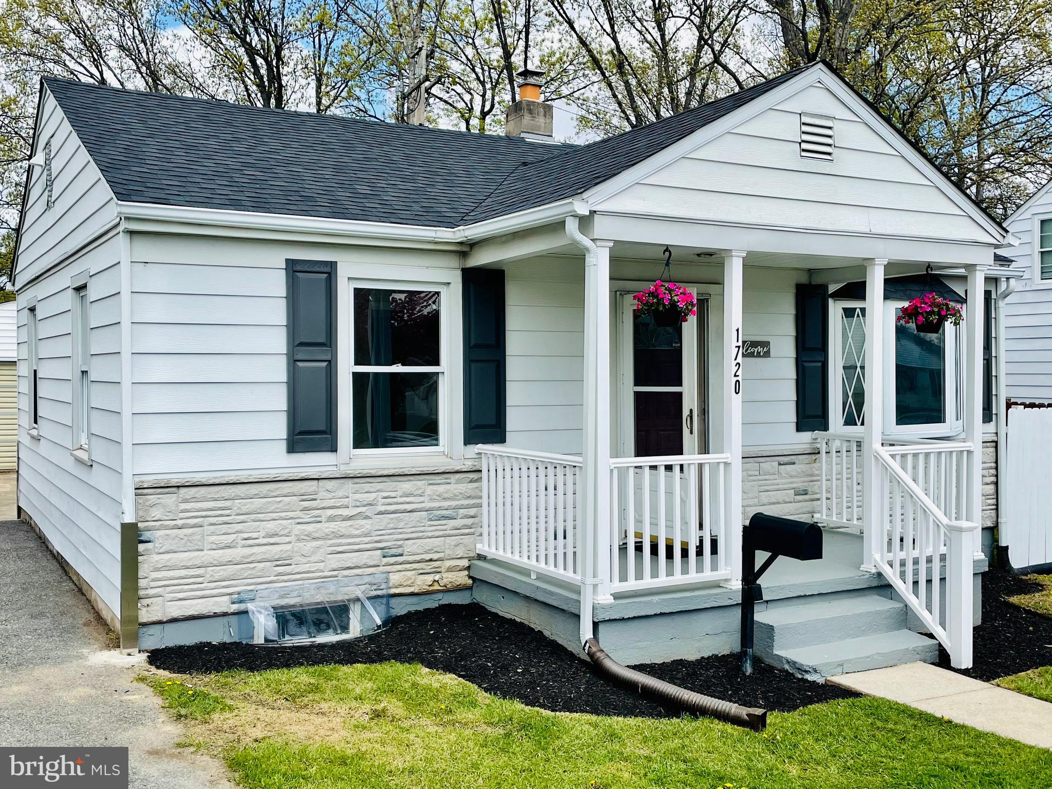 EDGEWATER - Residential