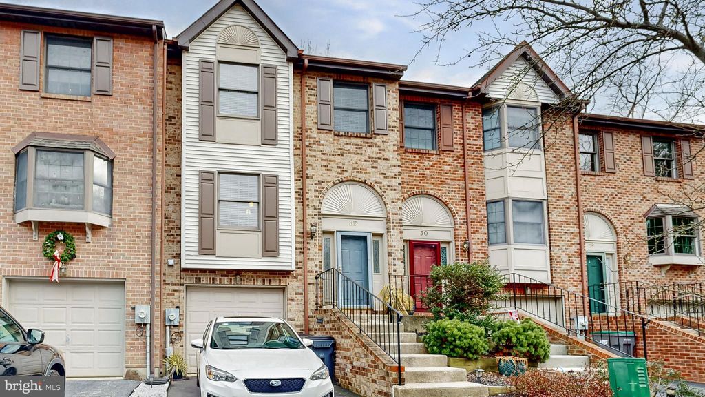 Photo of 32 Woods Way, WILMINGTON, DE 19809 (MLS # DENC2095264)