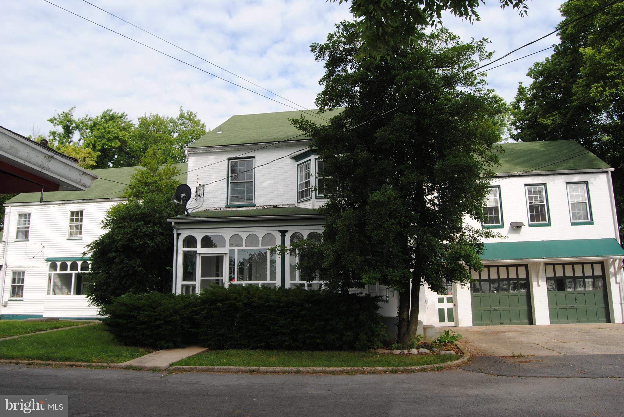 Huge 3 bedroom, 1 bath apartment with a 2 car garage available for rent in a tranquil country setting. Beautiful hardwood floors throughout, high ceilings, large bedrooms and an eat in kitchen. New energy efficient furnace. Tenant responsible for oil & electric. Decision will be made about pets on a case y case basis. Call today to preview your new home.