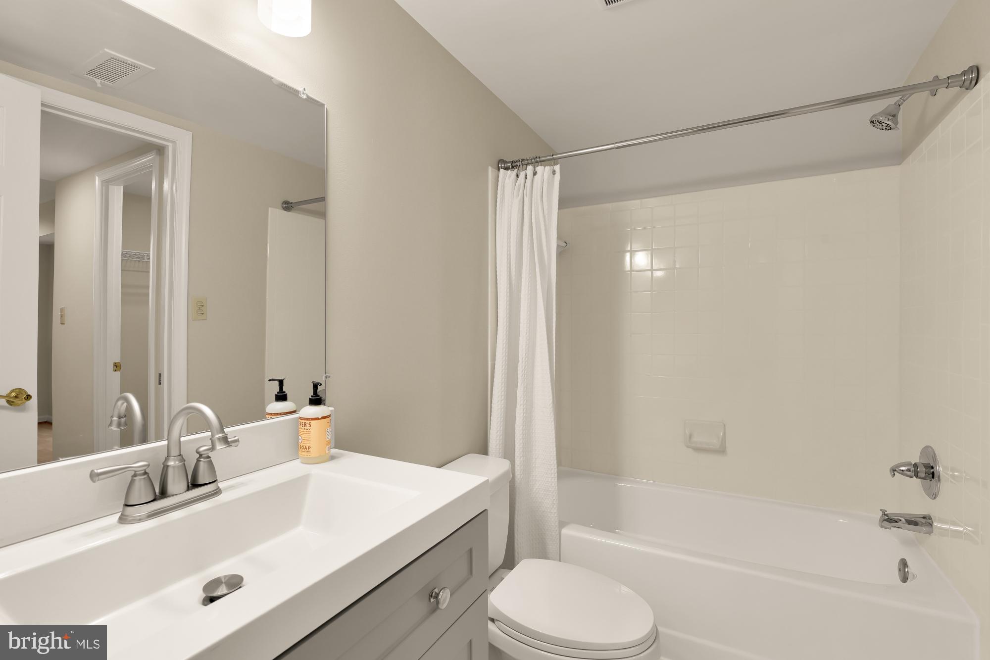 THE CHRISTOPHER - Residential