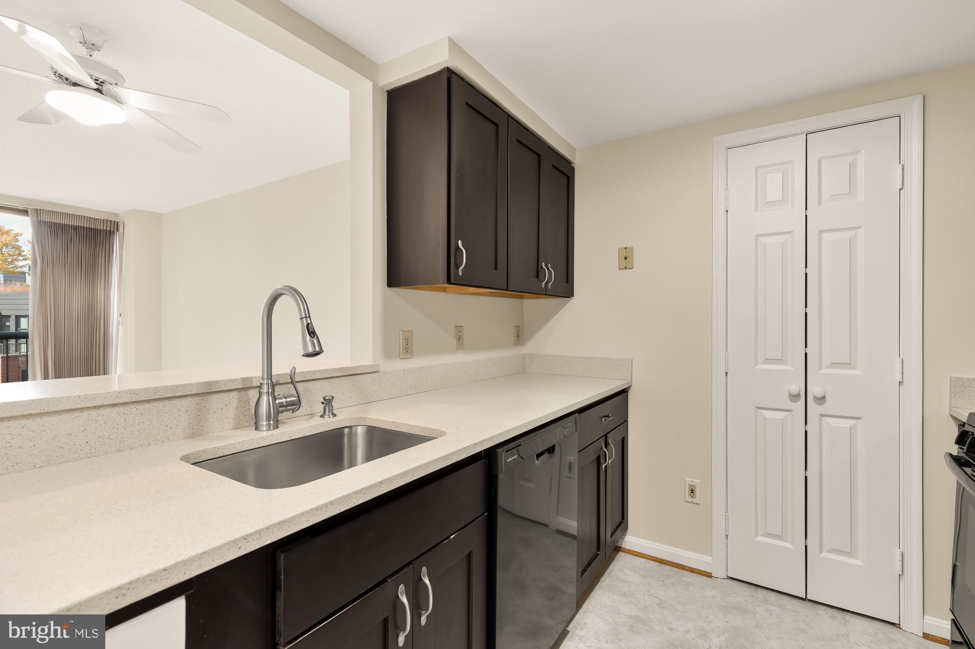 THE CHRISTOPHER - Residential