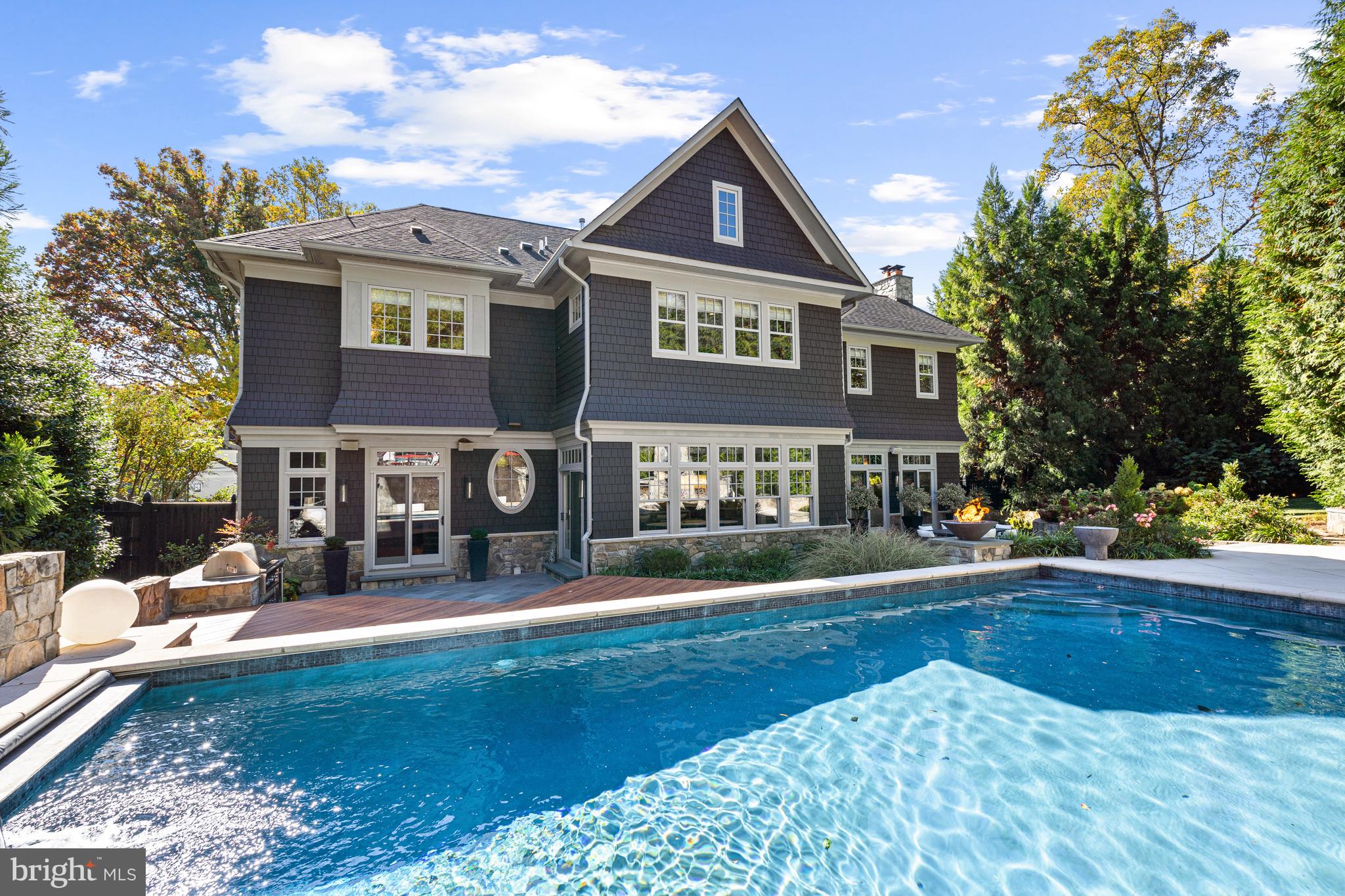 COUNTRY CLUB HILLS - Residential