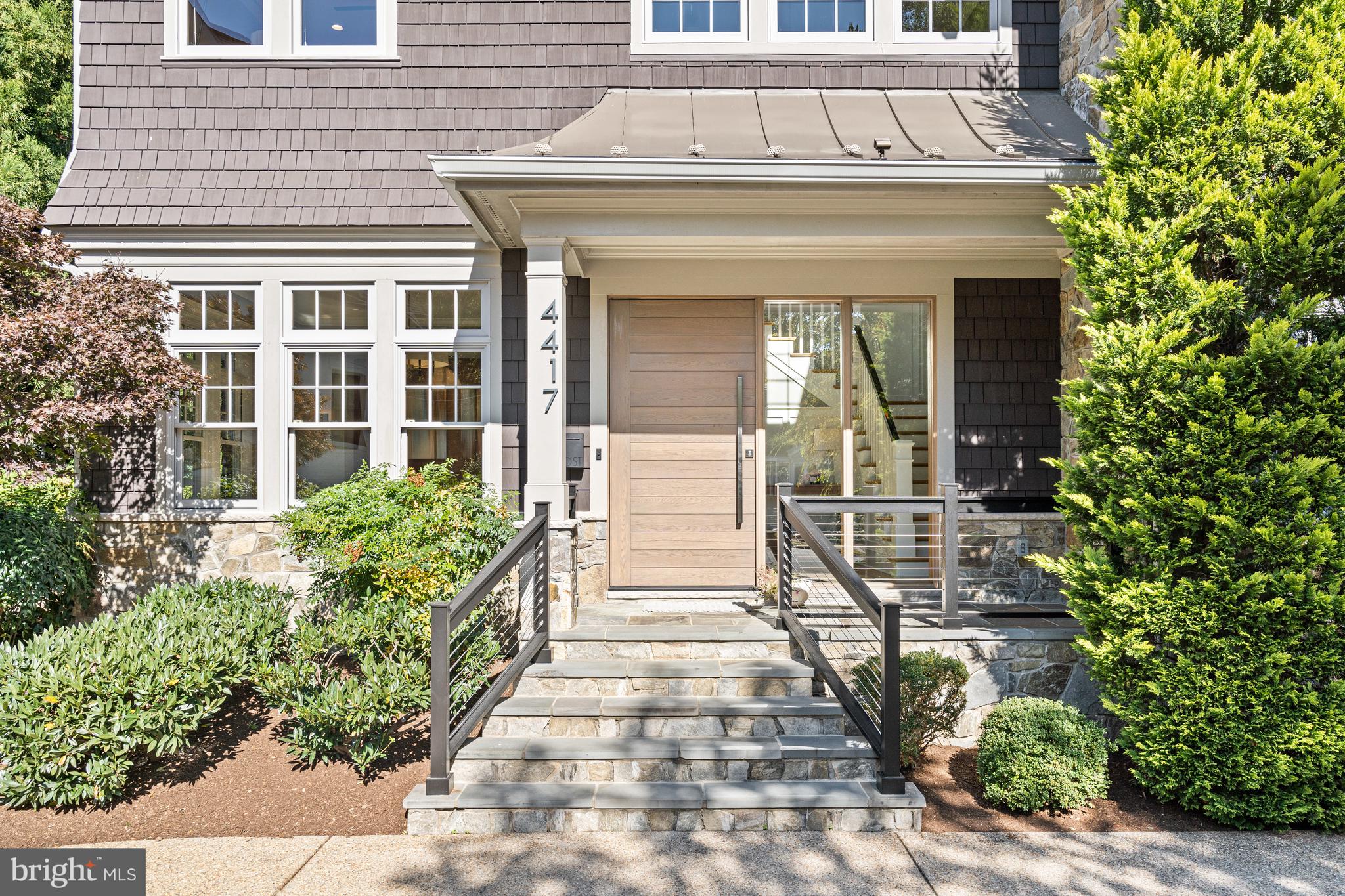 COUNTRY CLUB HILLS - Residential