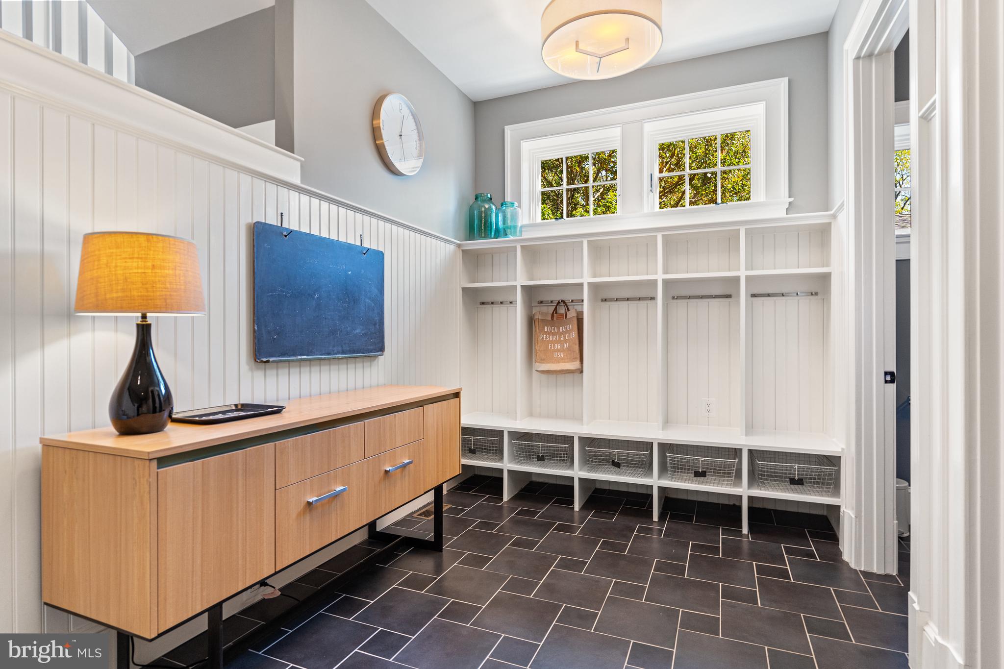 COUNTRY CLUB HILLS - Residential