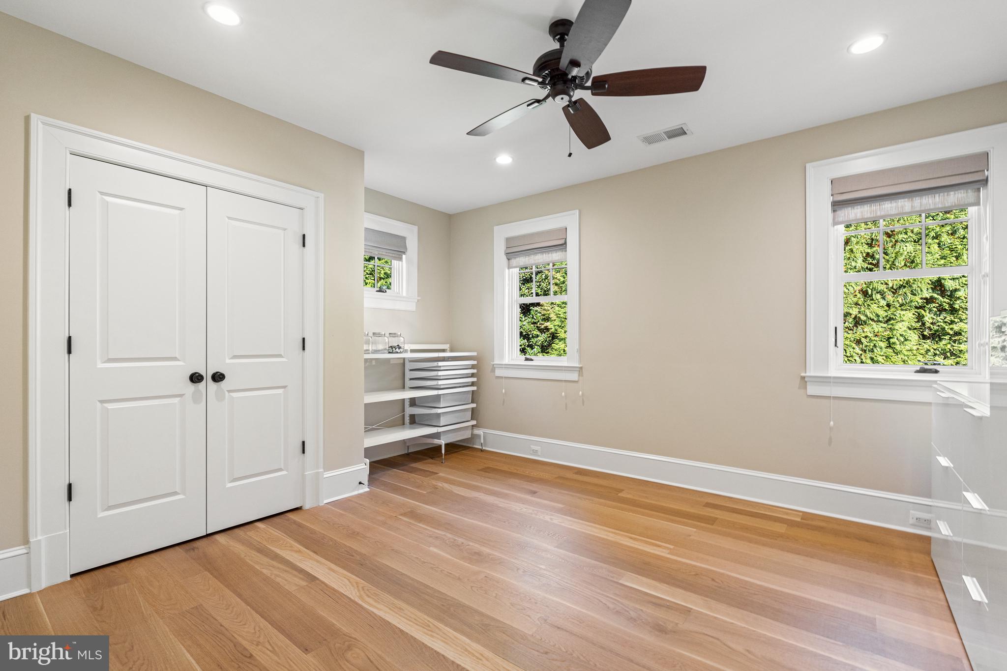 COUNTRY CLUB HILLS - Residential