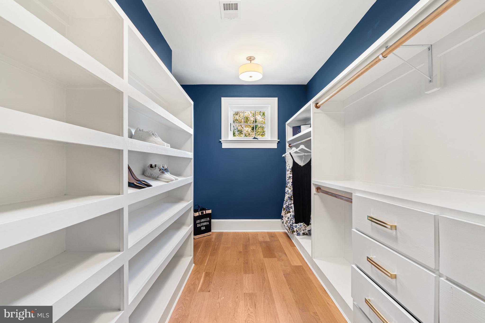 COUNTRY CLUB HILLS - Residential