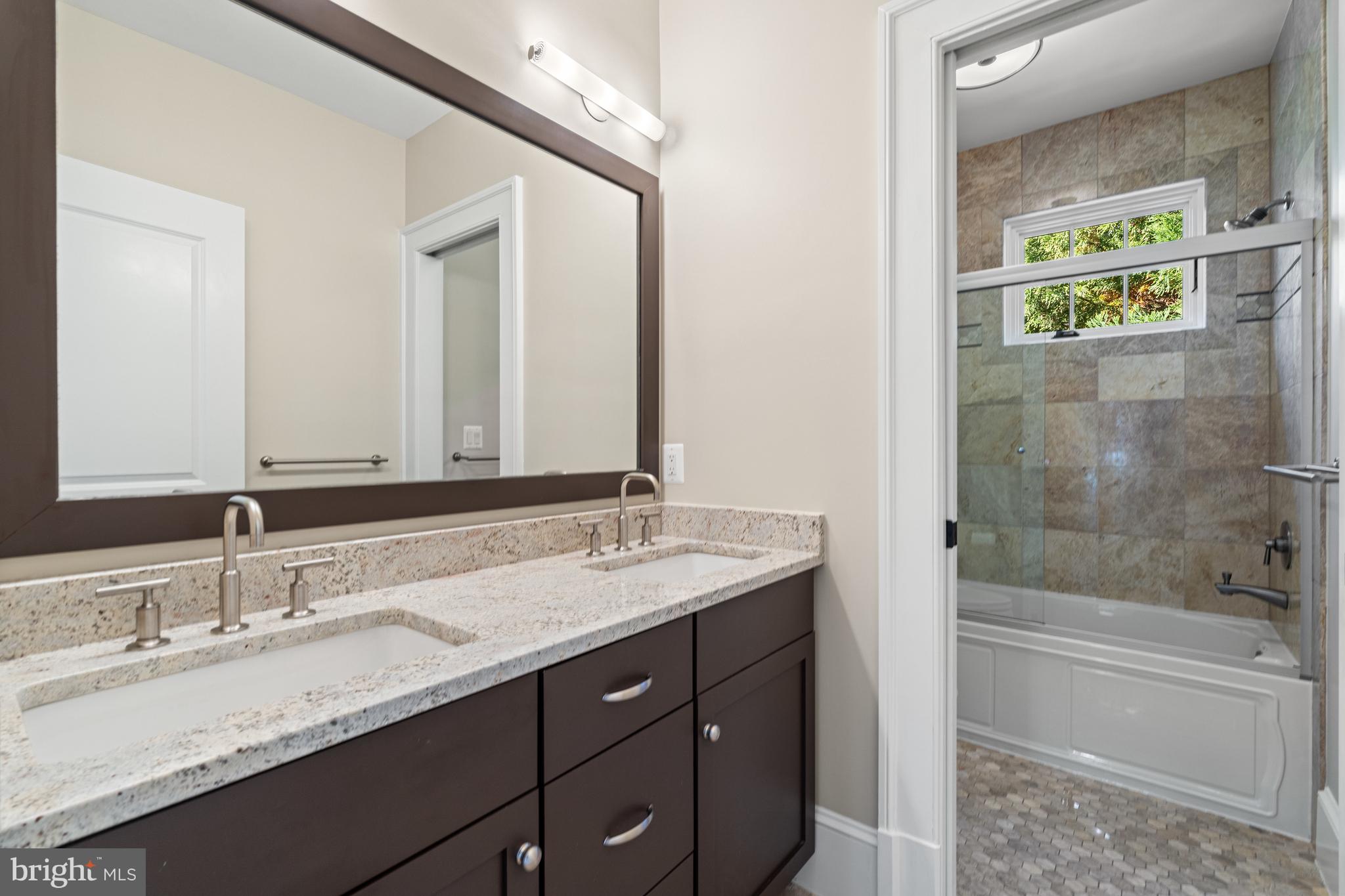 COUNTRY CLUB HILLS - Residential