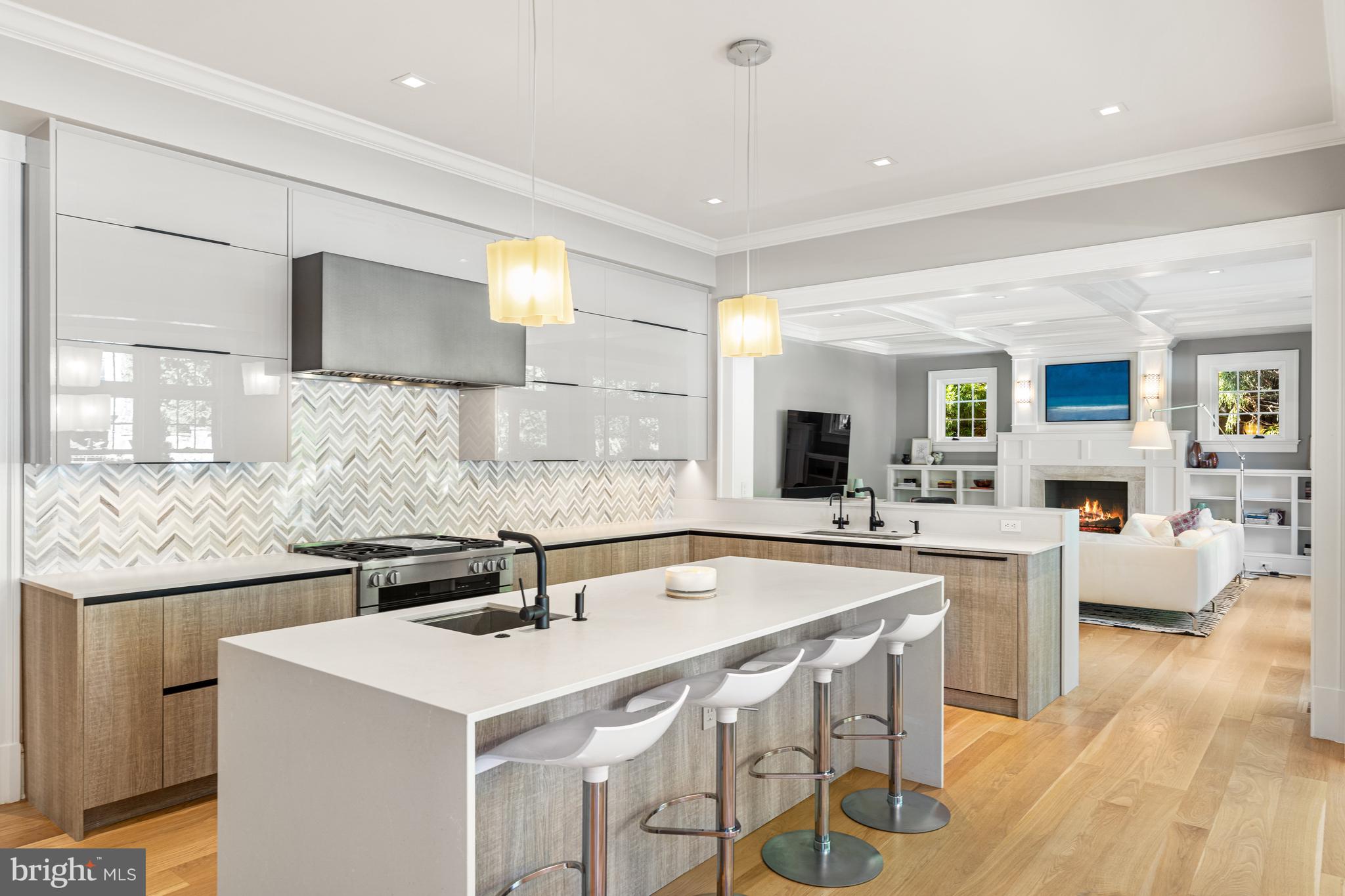 COUNTRY CLUB HILLS - Residential