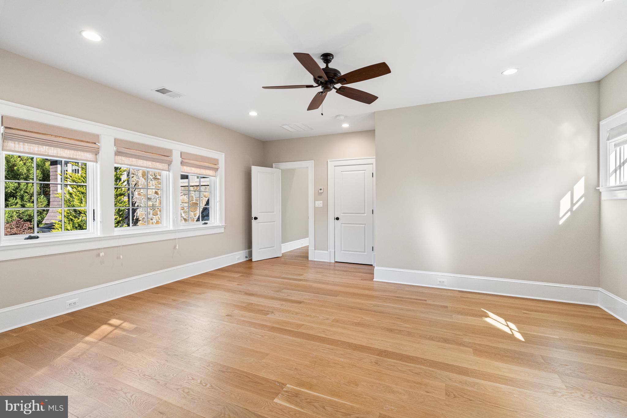 COUNTRY CLUB HILLS - Residential