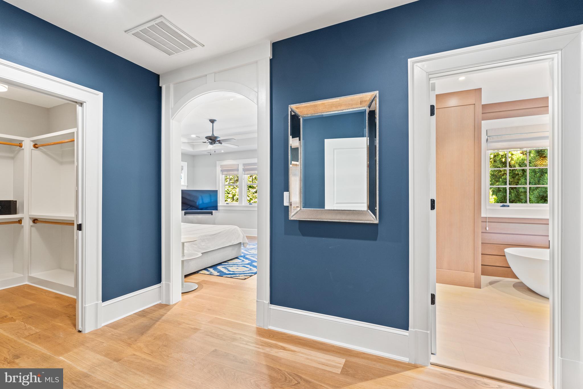 COUNTRY CLUB HILLS - Residential