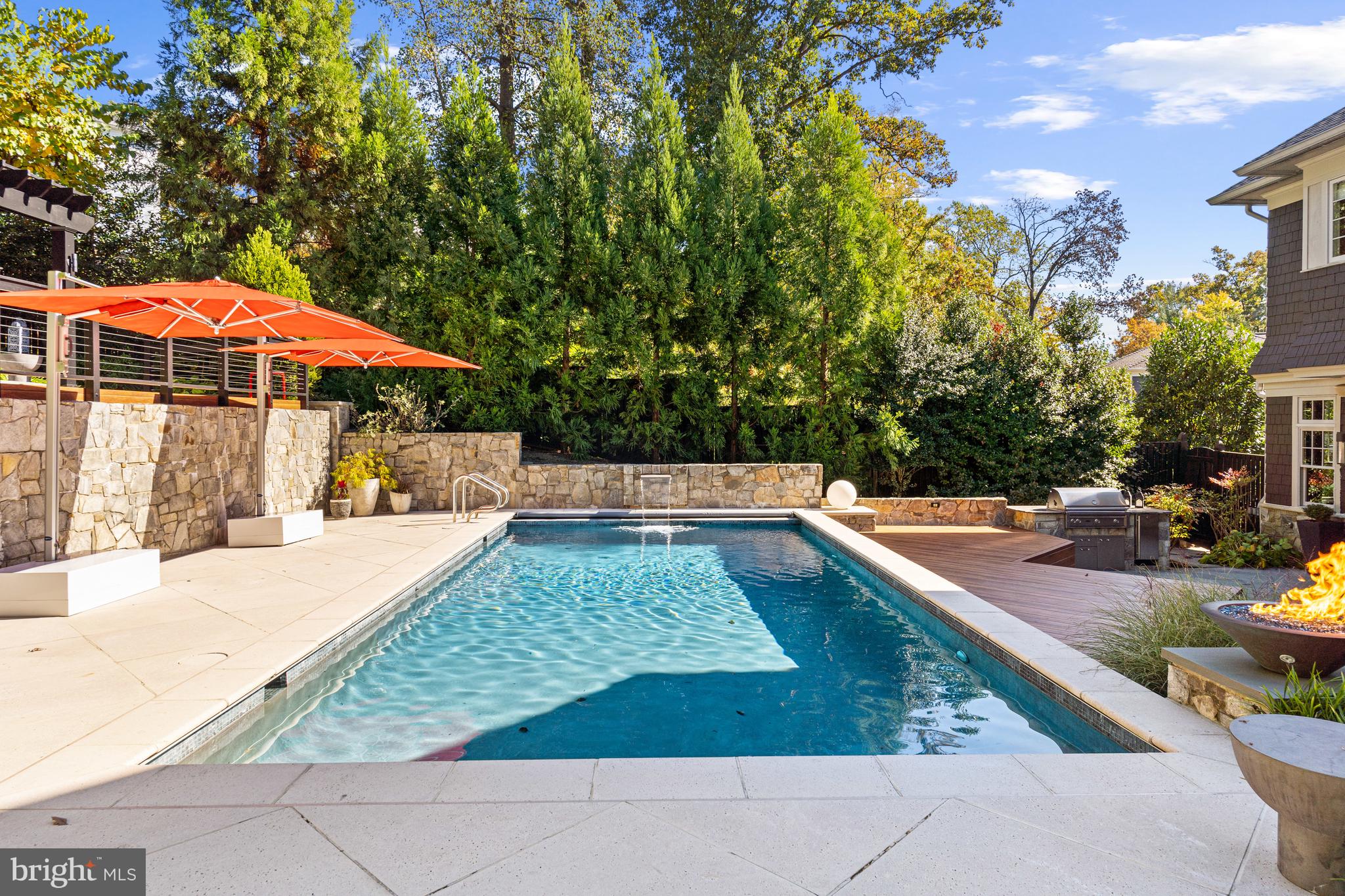 COUNTRY CLUB HILLS - Residential