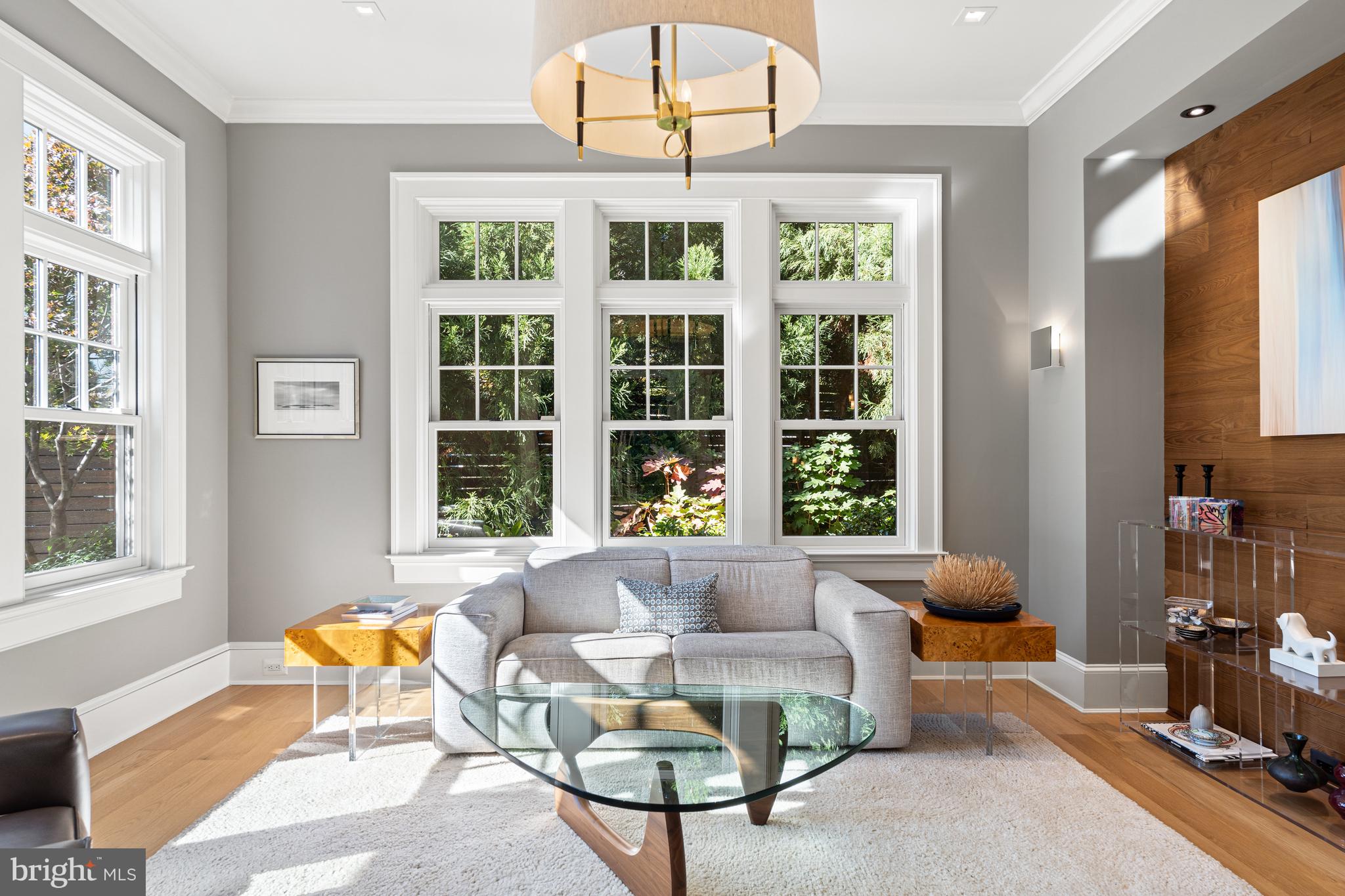 COUNTRY CLUB HILLS - Residential